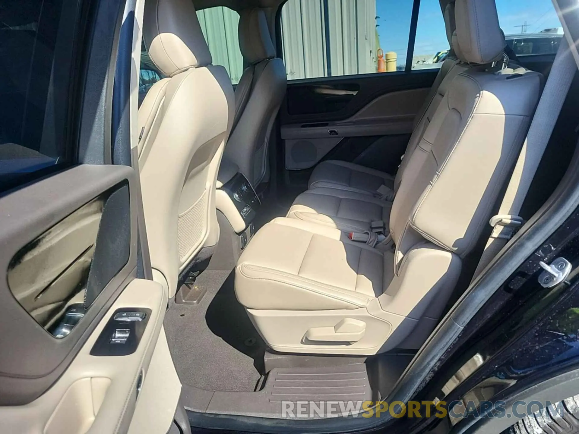 13 Photograph of a damaged car 5LM5J6WC8NGL02067 LINCOLN AVIATOR 2022