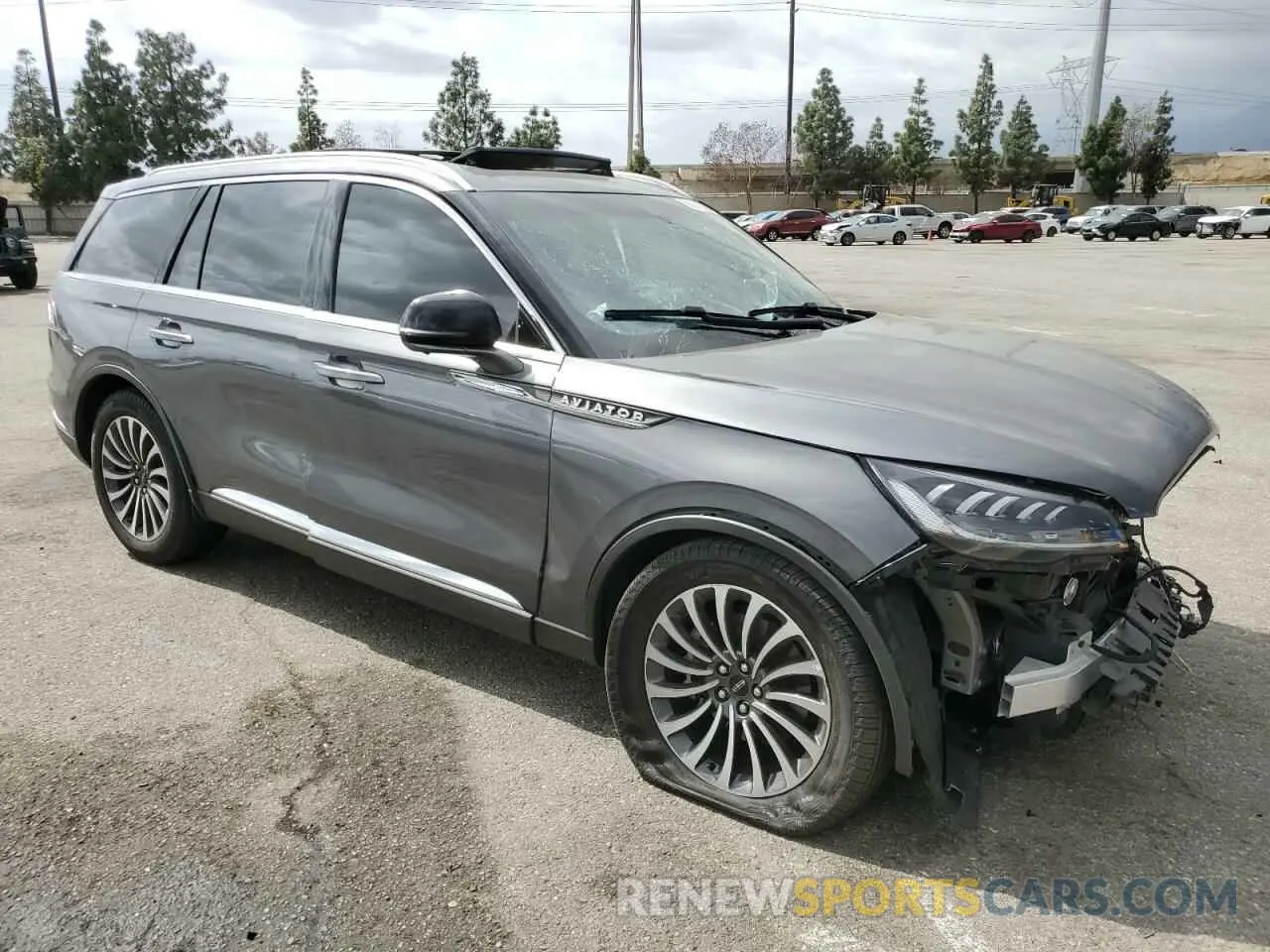 4 Photograph of a damaged car 5LM5J7WC2NGL20411 LINCOLN AVIATOR 2022