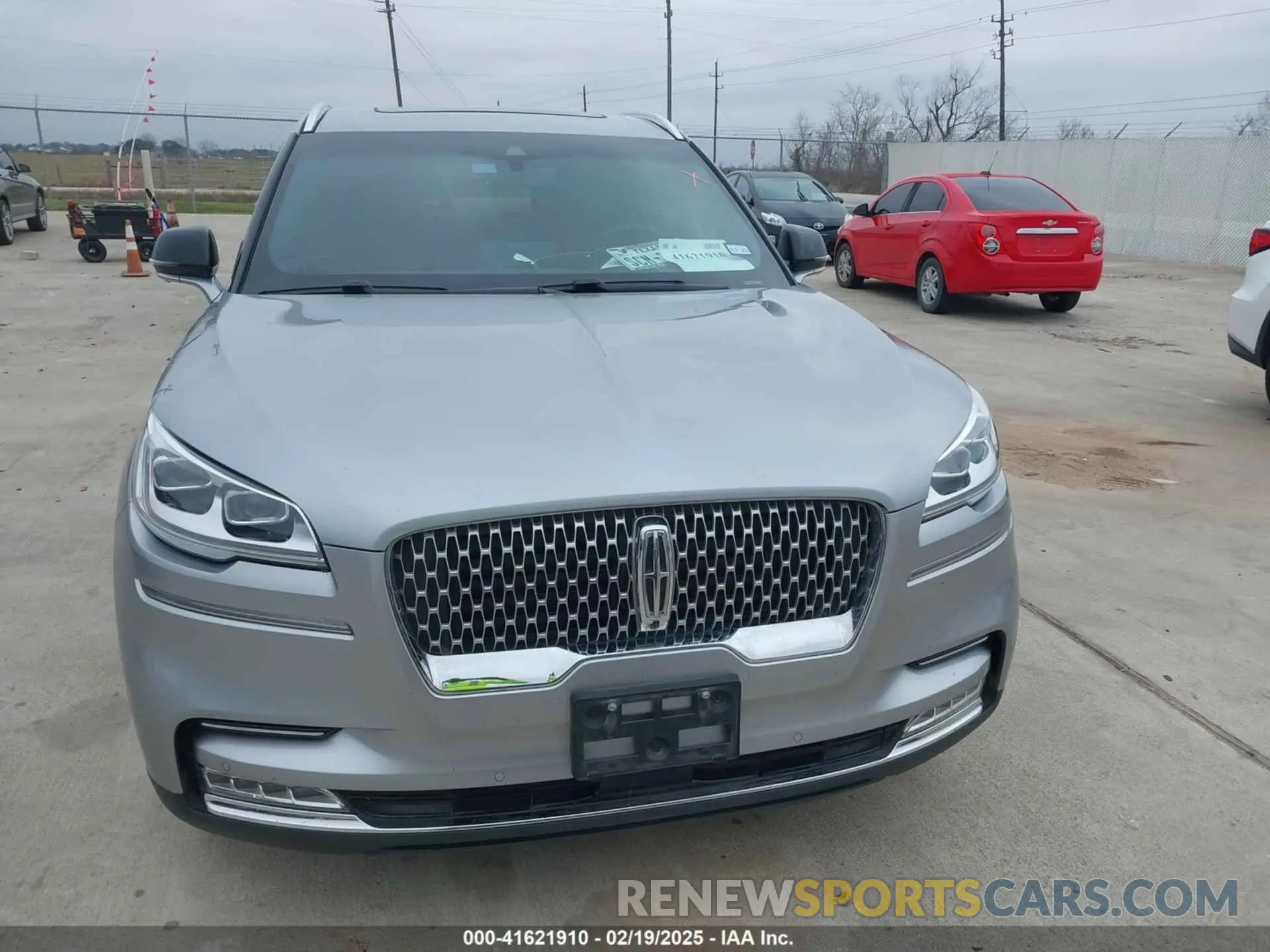 12 Photograph of a damaged car 5LM5J7WC3NGL22118 LINCOLN AVIATOR 2022
