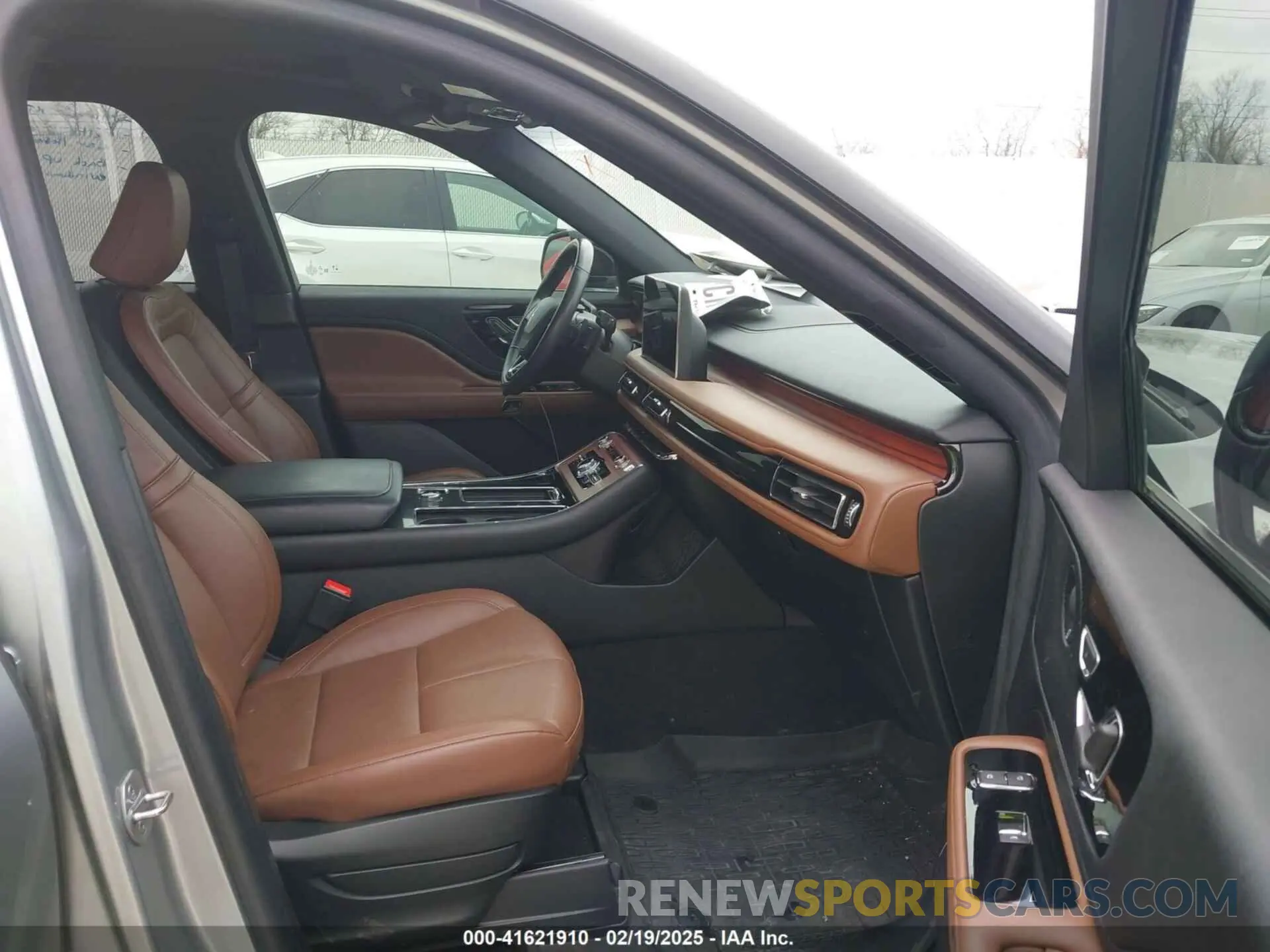 5 Photograph of a damaged car 5LM5J7WC3NGL22118 LINCOLN AVIATOR 2022