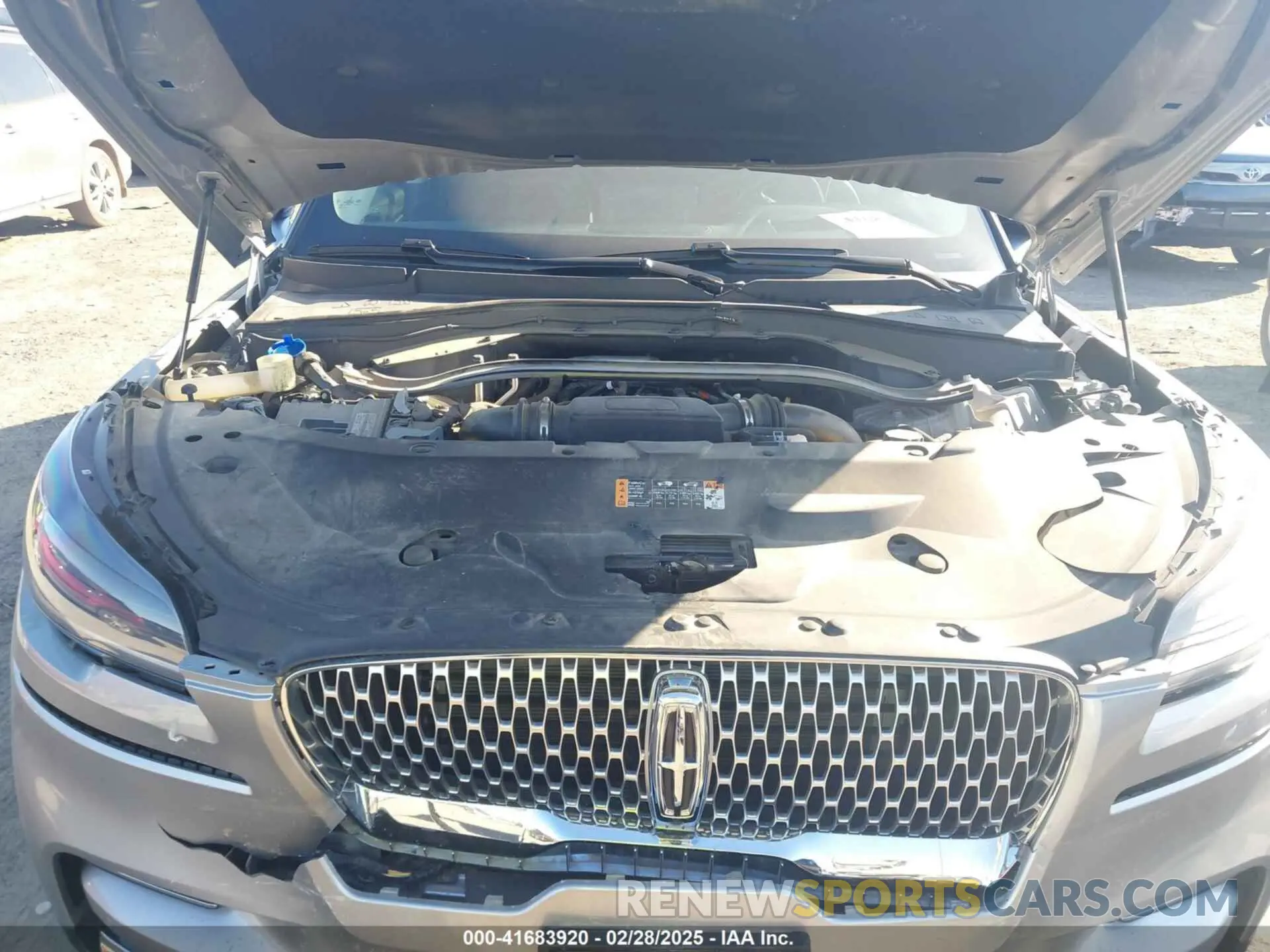 10 Photograph of a damaged car 5LM5J7WC4NGL16716 LINCOLN AVIATOR 2022
