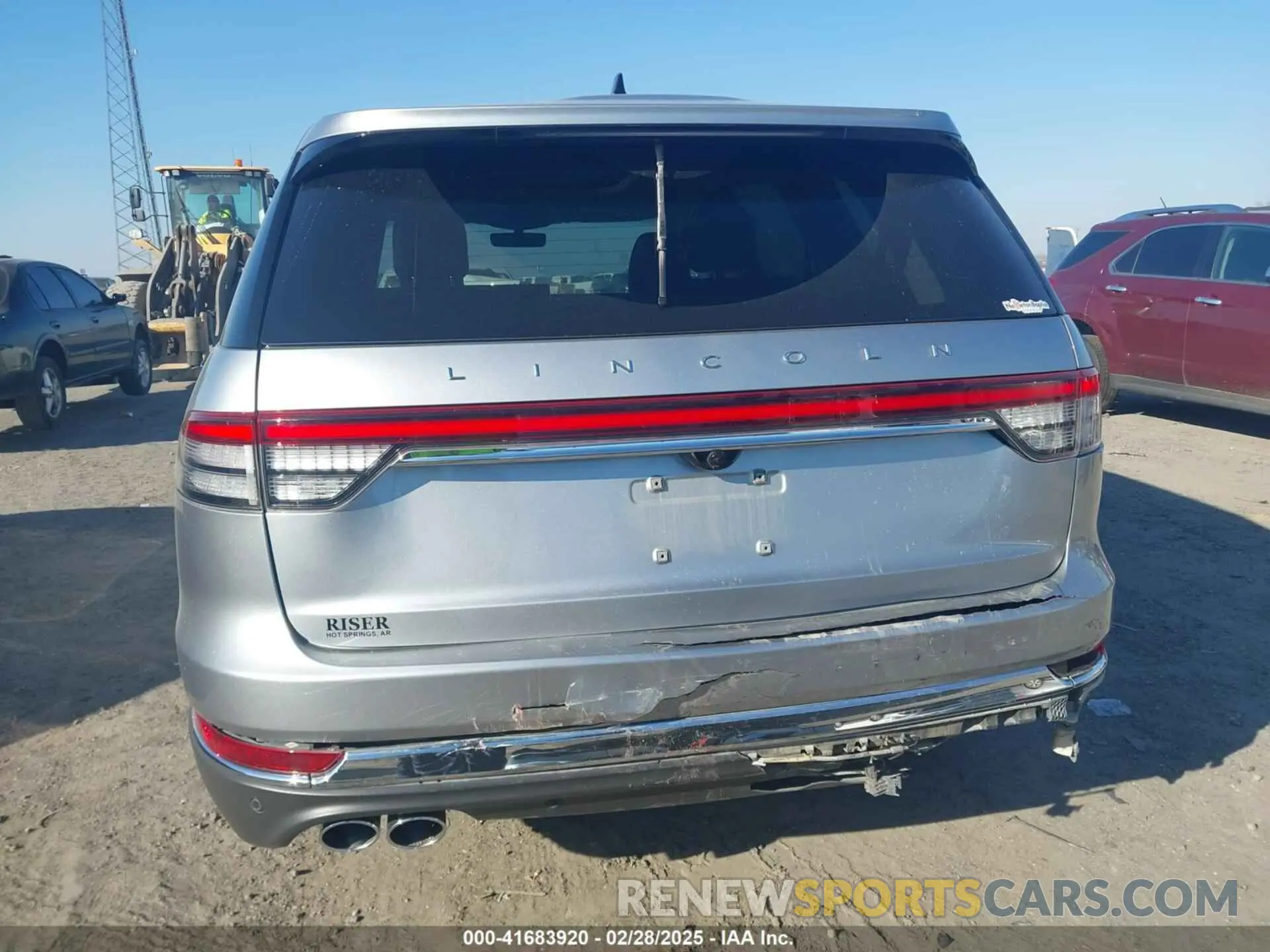 16 Photograph of a damaged car 5LM5J7WC4NGL16716 LINCOLN AVIATOR 2022