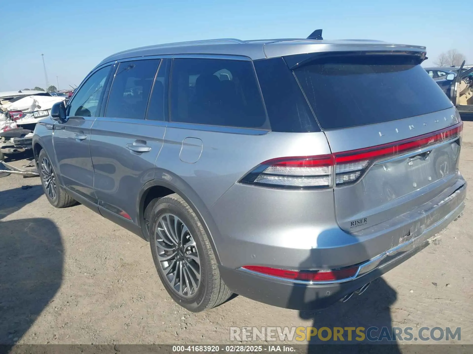 3 Photograph of a damaged car 5LM5J7WC4NGL16716 LINCOLN AVIATOR 2022
