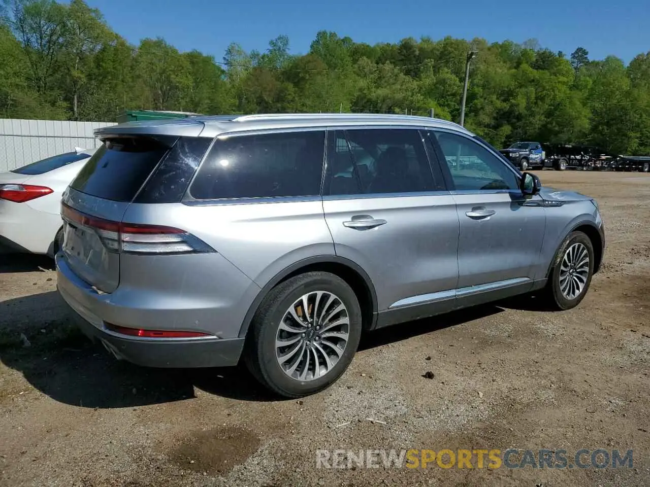 3 Photograph of a damaged car 5LM5J7WC6NGL11243 LINCOLN AVIATOR 2022