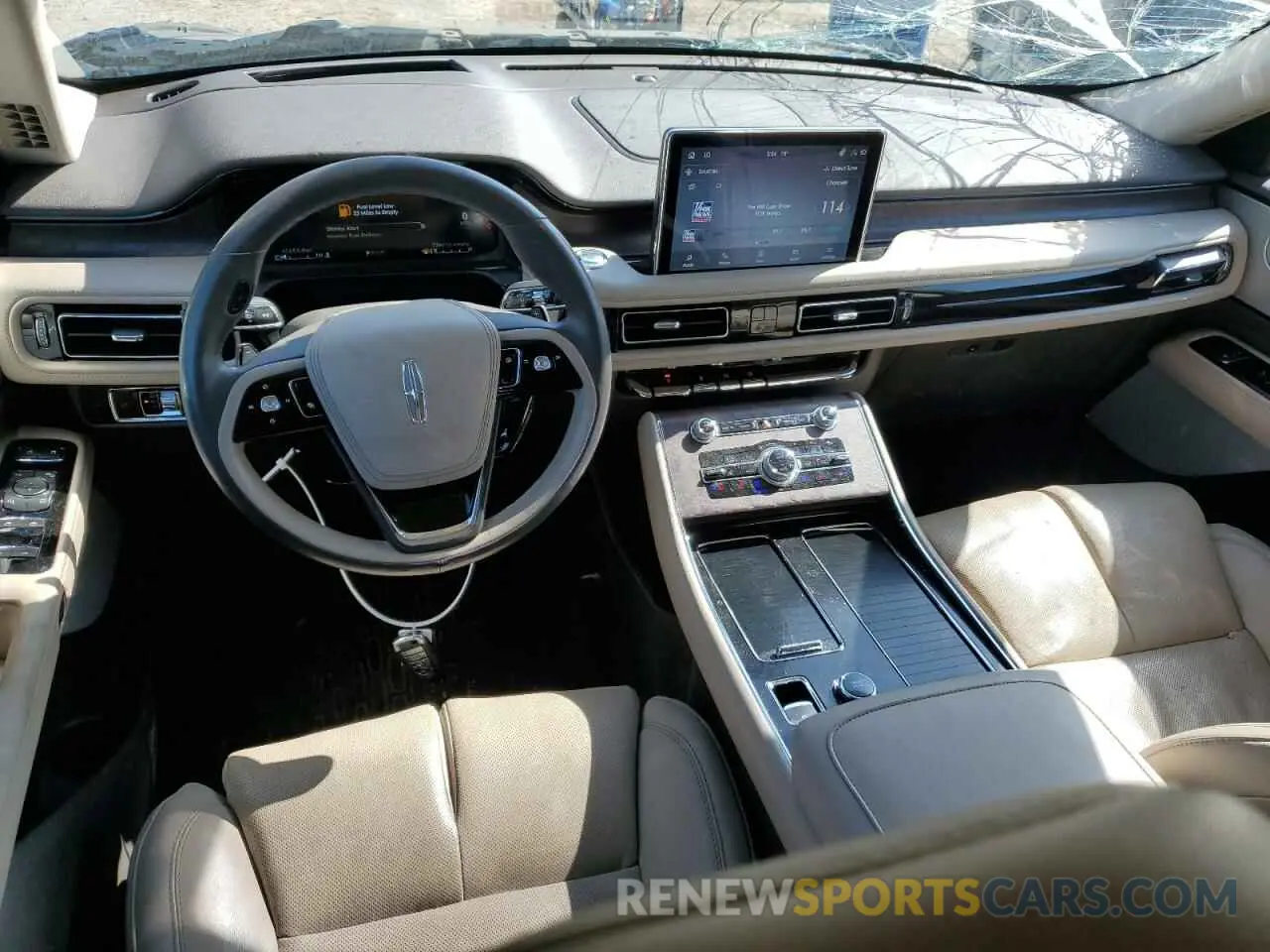 8 Photograph of a damaged car 5LM5J7WC6NGL11243 LINCOLN AVIATOR 2022
