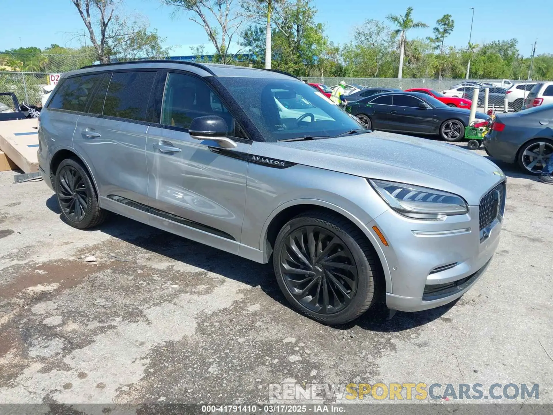 1 Photograph of a damaged car 5LM5J7WC8NGL12197 LINCOLN AVIATOR 2022
