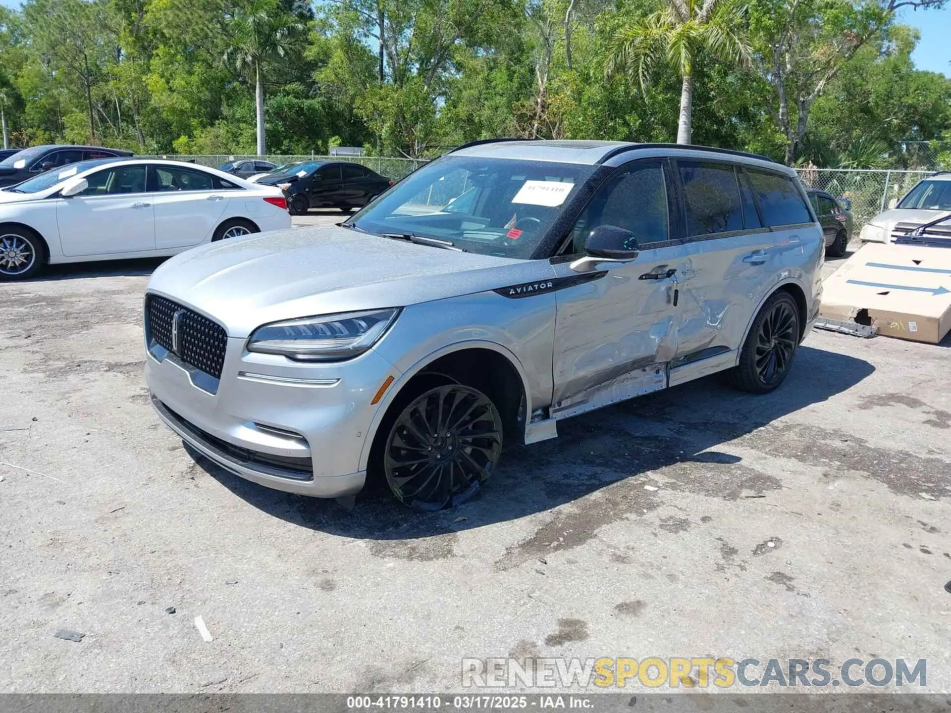 2 Photograph of a damaged car 5LM5J7WC8NGL12197 LINCOLN AVIATOR 2022