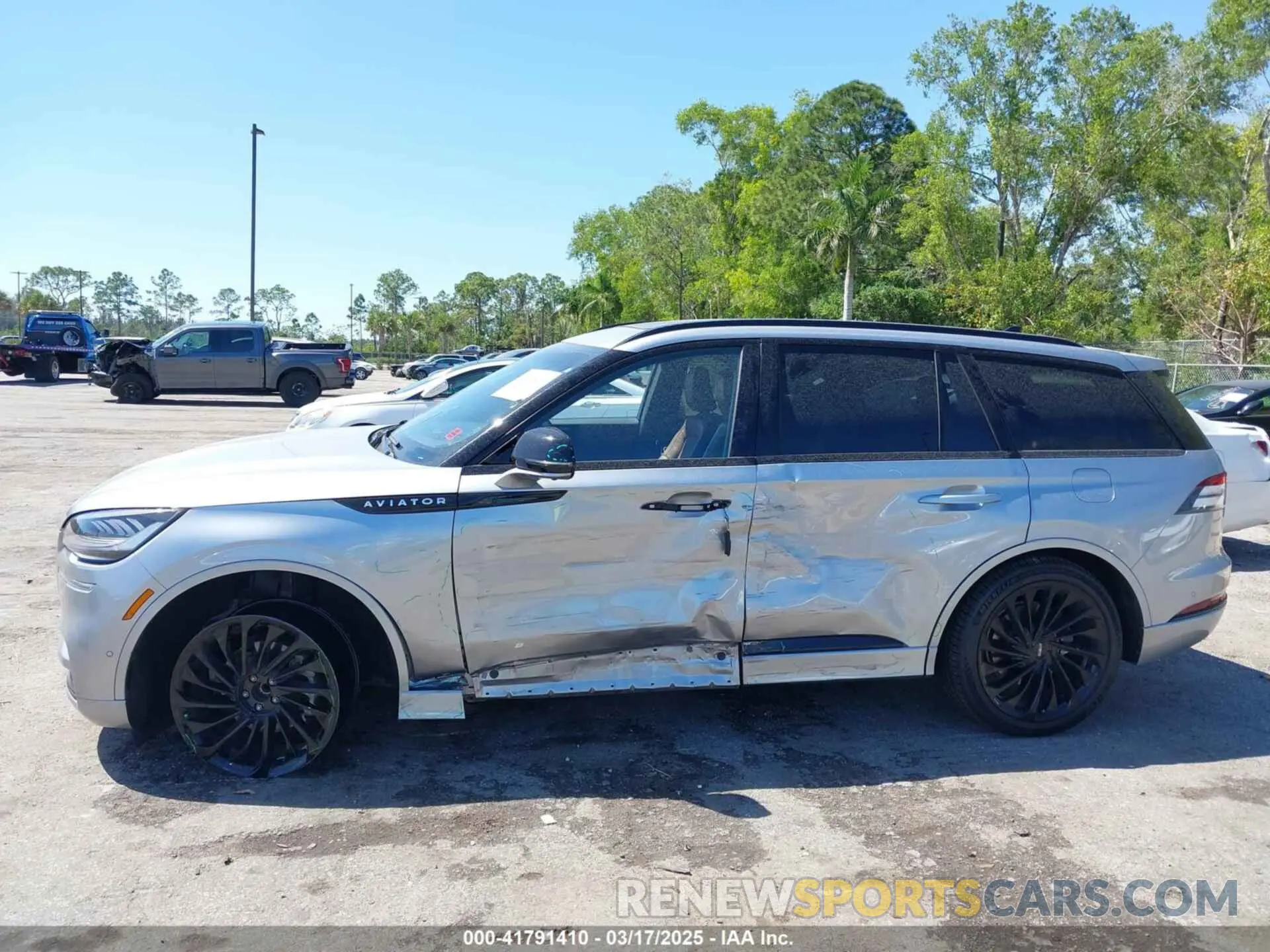 6 Photograph of a damaged car 5LM5J7WC8NGL12197 LINCOLN AVIATOR 2022