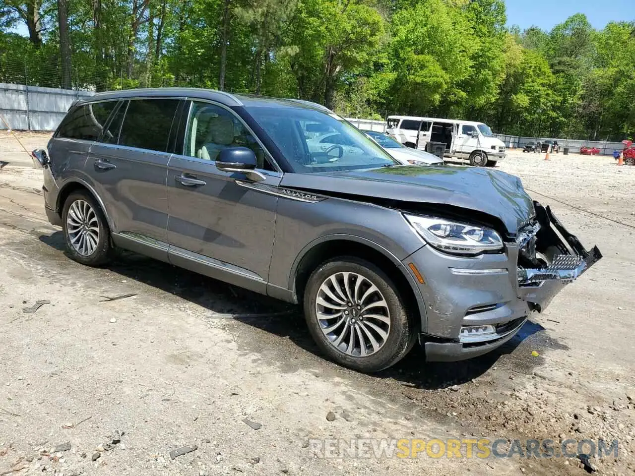 4 Photograph of a damaged car 5LM5J7XC0NGL16100 LINCOLN AVIATOR 2022