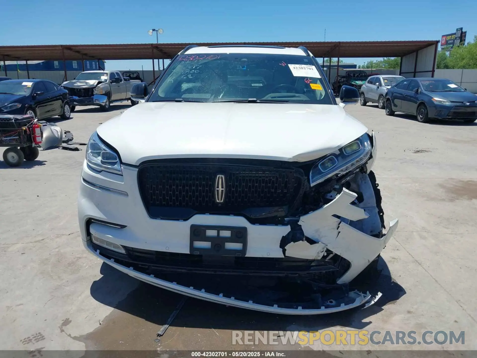 12 Photograph of a damaged car 5LM5J7XC1NGL12458 LINCOLN AVIATOR 2022