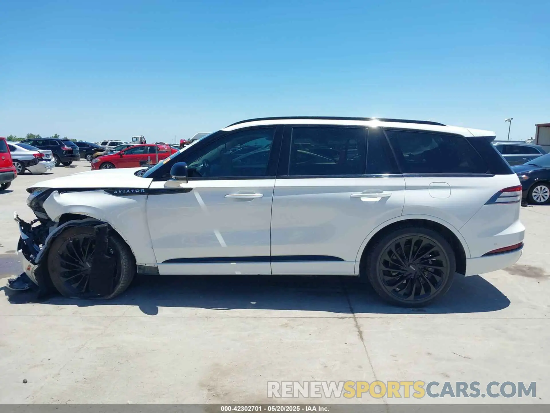 14 Photograph of a damaged car 5LM5J7XC1NGL12458 LINCOLN AVIATOR 2022