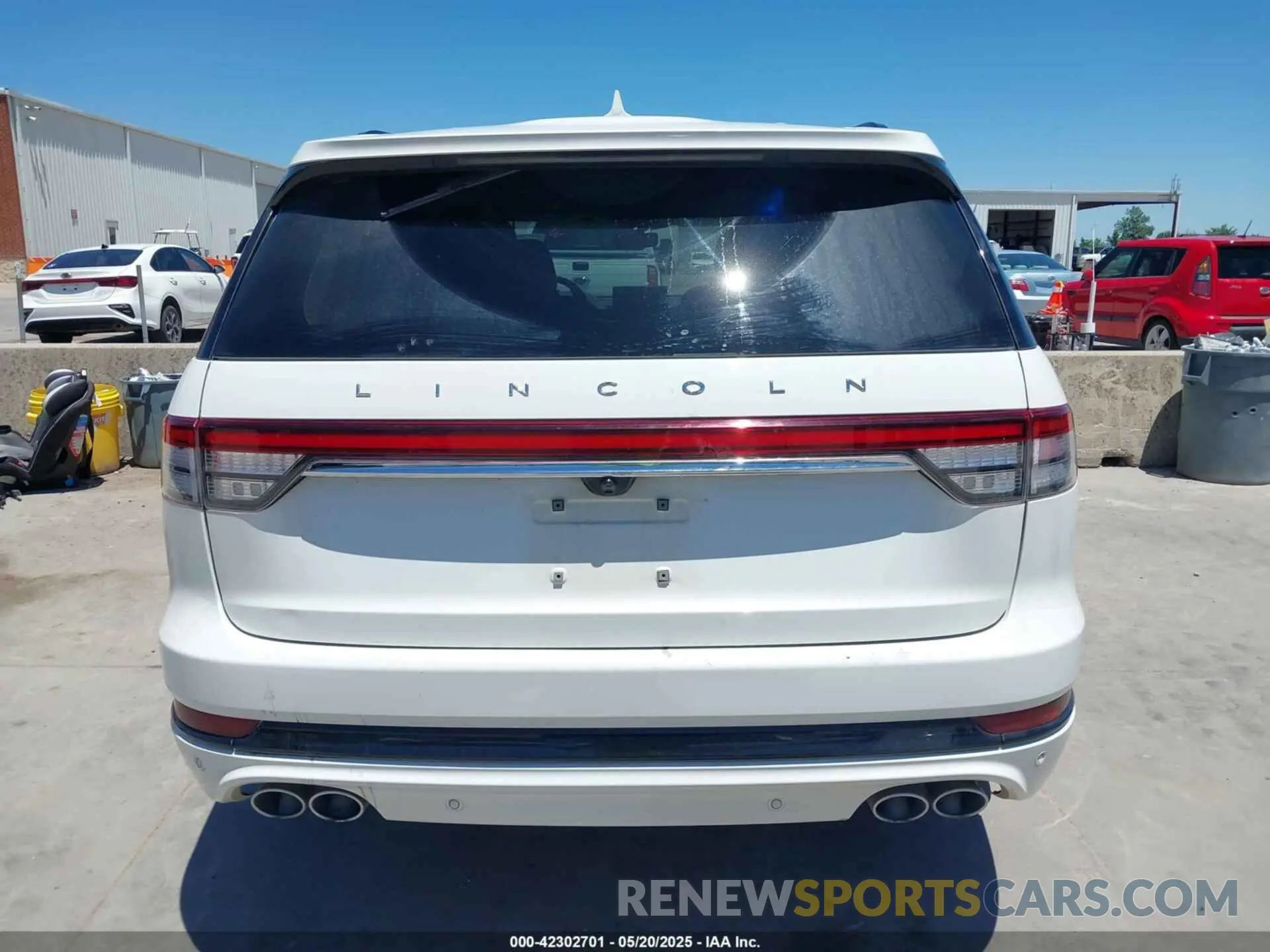 16 Photograph of a damaged car 5LM5J7XC1NGL12458 LINCOLN AVIATOR 2022