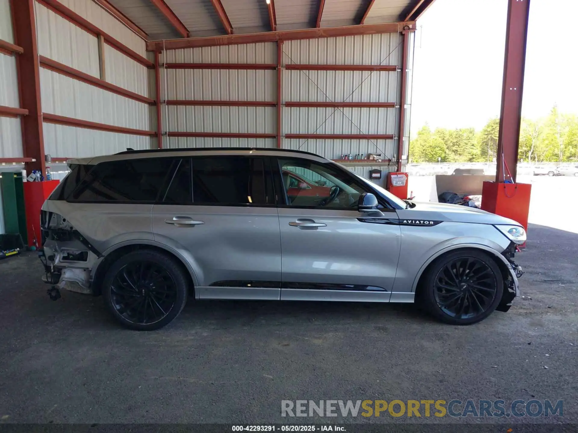 14 Photograph of a damaged car 5LM5J7XC2NGL22058 LINCOLN AVIATOR 2022