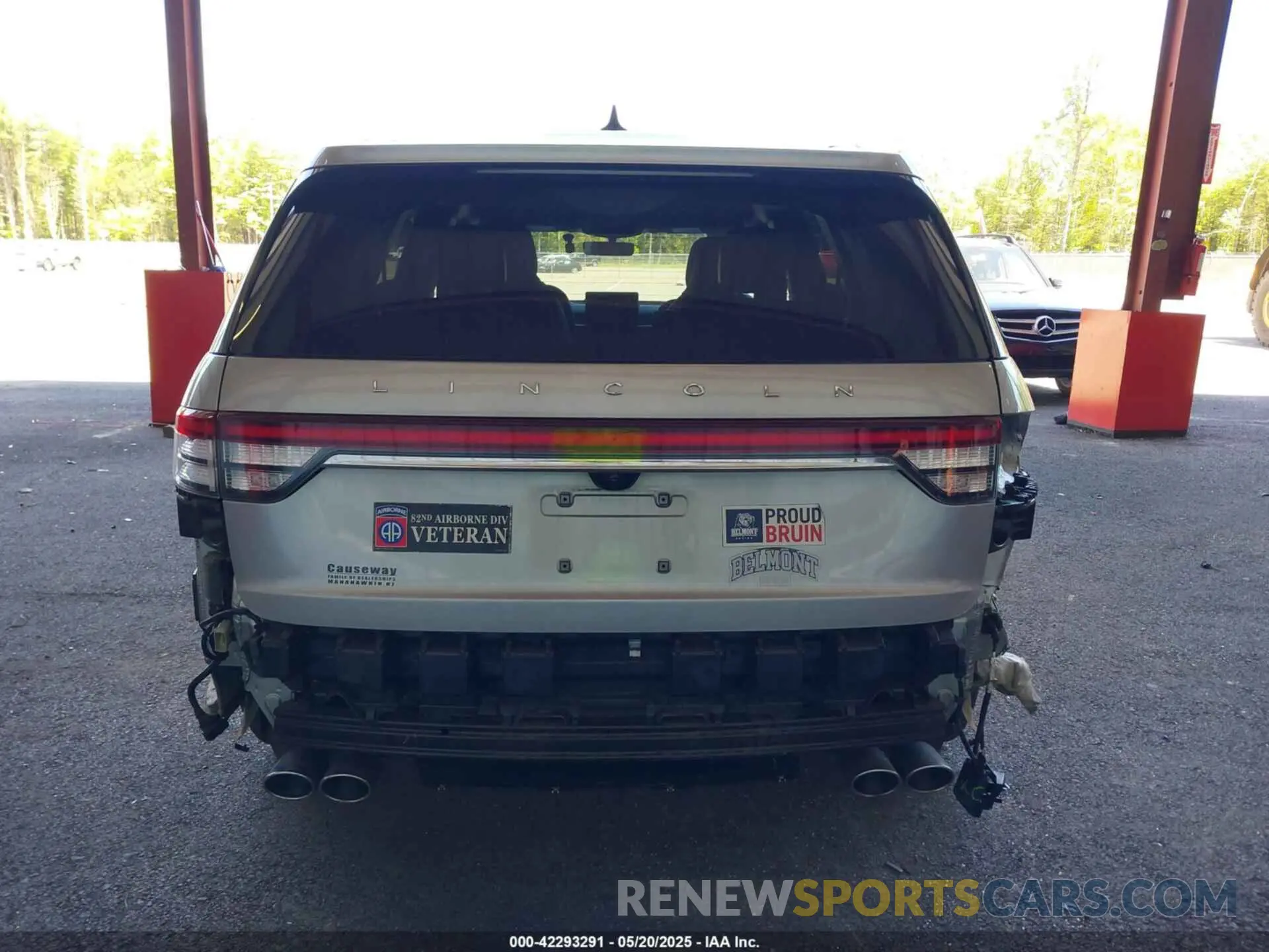 17 Photograph of a damaged car 5LM5J7XC2NGL22058 LINCOLN AVIATOR 2022