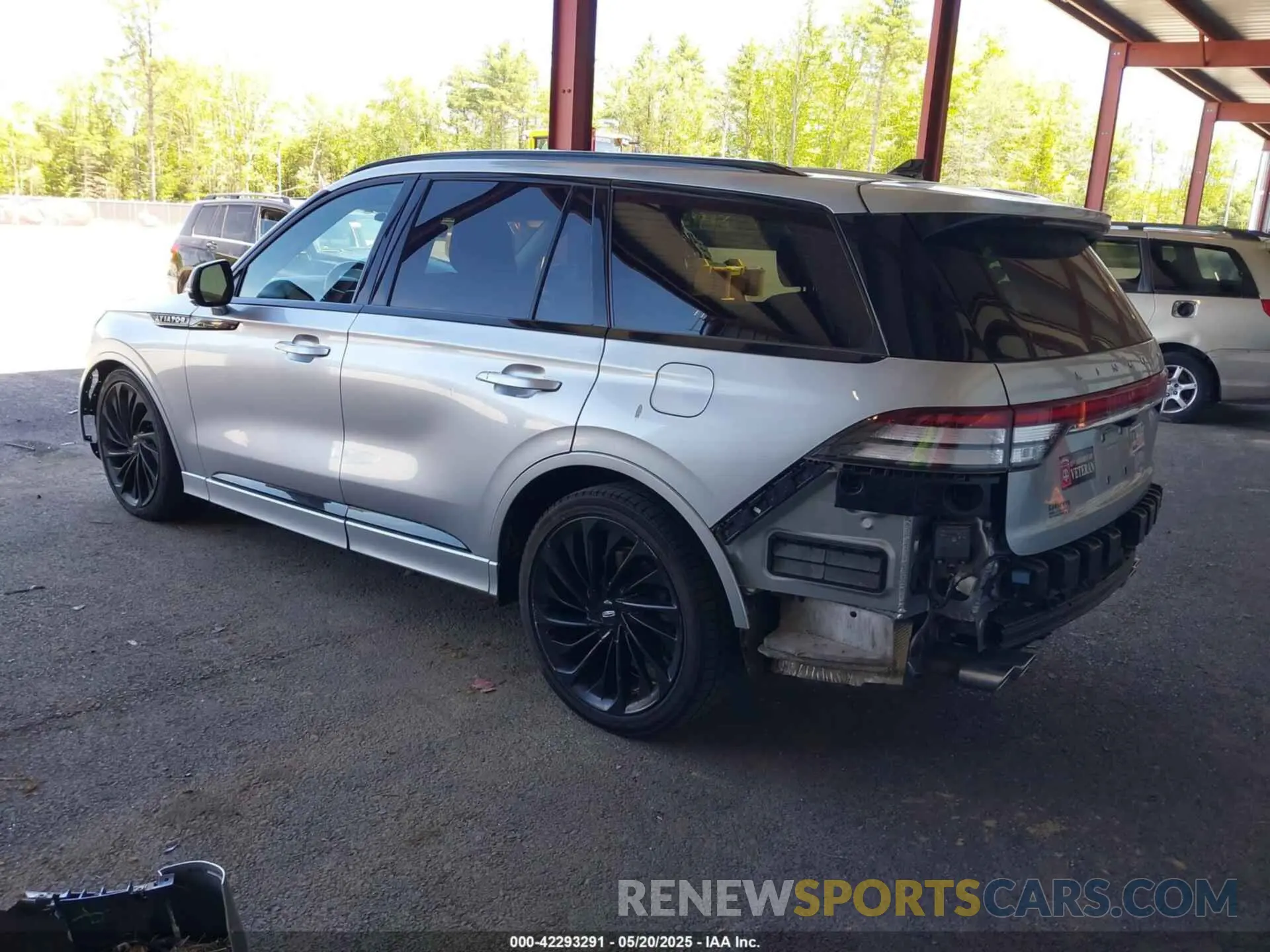 3 Photograph of a damaged car 5LM5J7XC2NGL22058 LINCOLN AVIATOR 2022