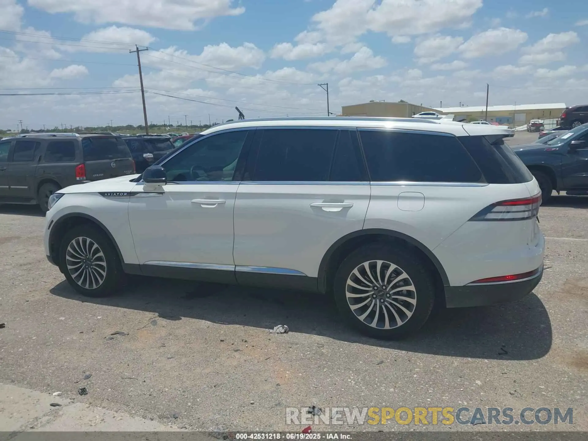 14 Photograph of a damaged car 5LM5J7XC3NGL08248 LINCOLN AVIATOR 2022