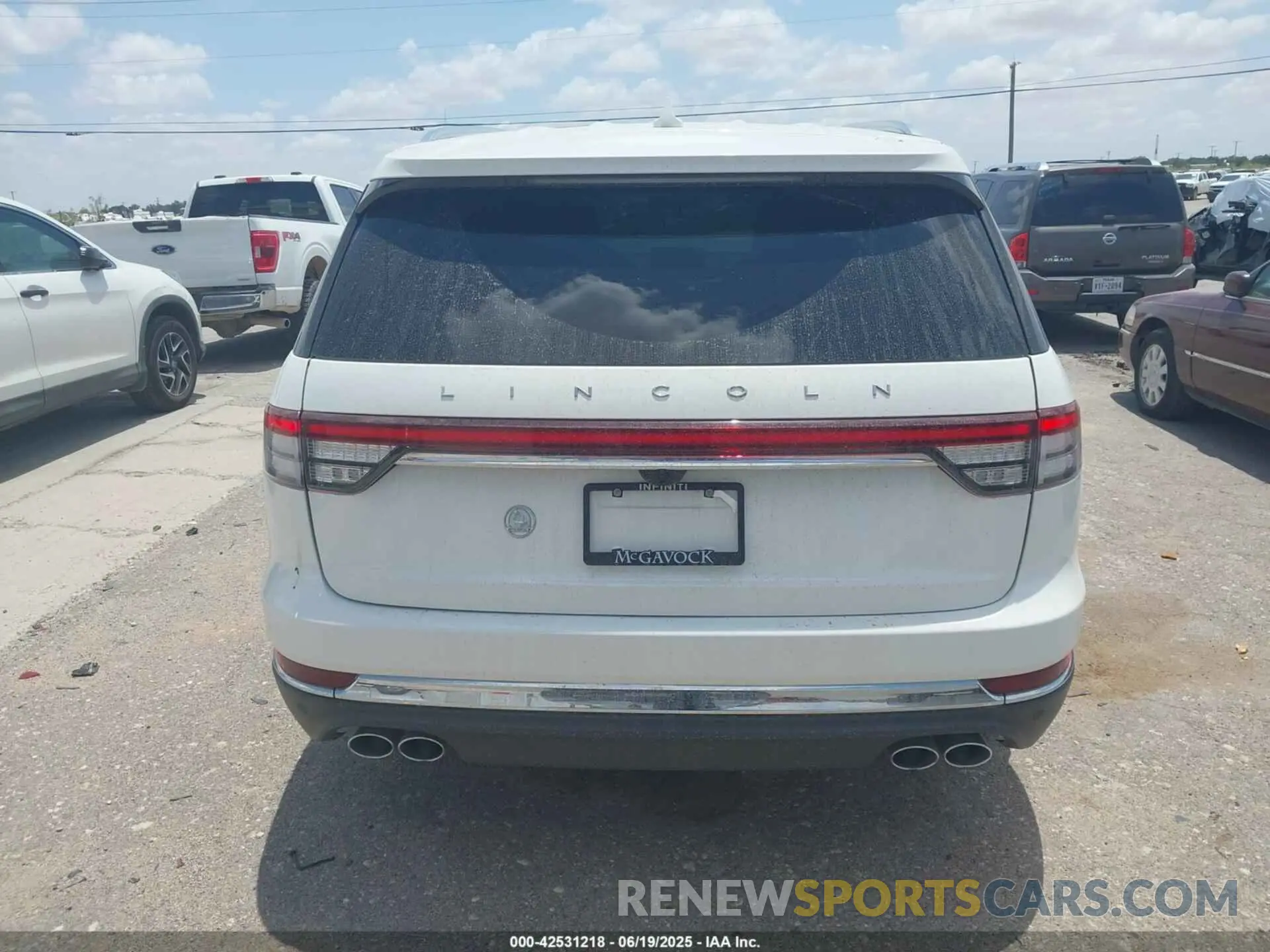 16 Photograph of a damaged car 5LM5J7XC3NGL08248 LINCOLN AVIATOR 2022