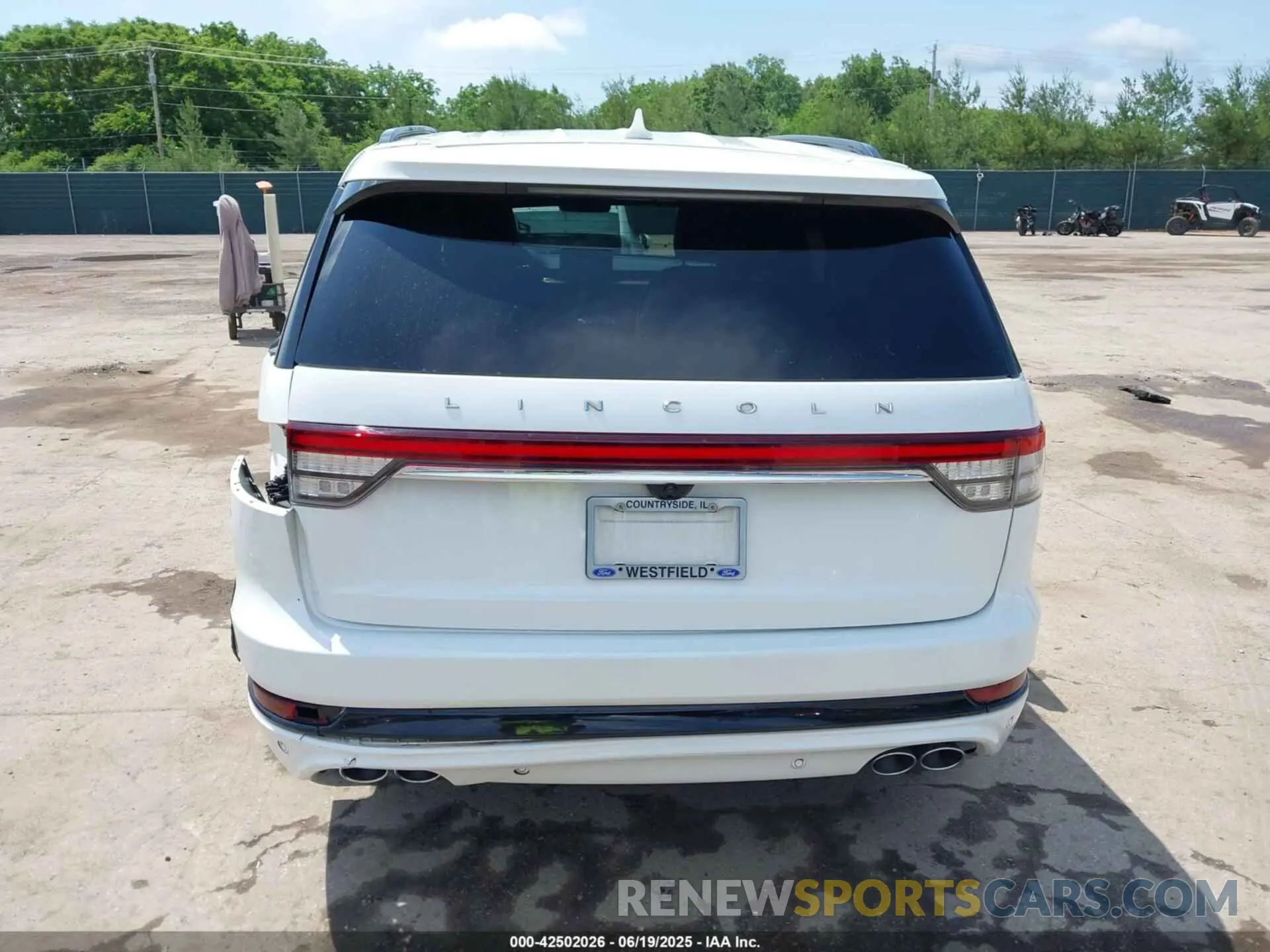 17 Photograph of a damaged car 5LM5J7XC3NGL13112 LINCOLN AVIATOR 2022