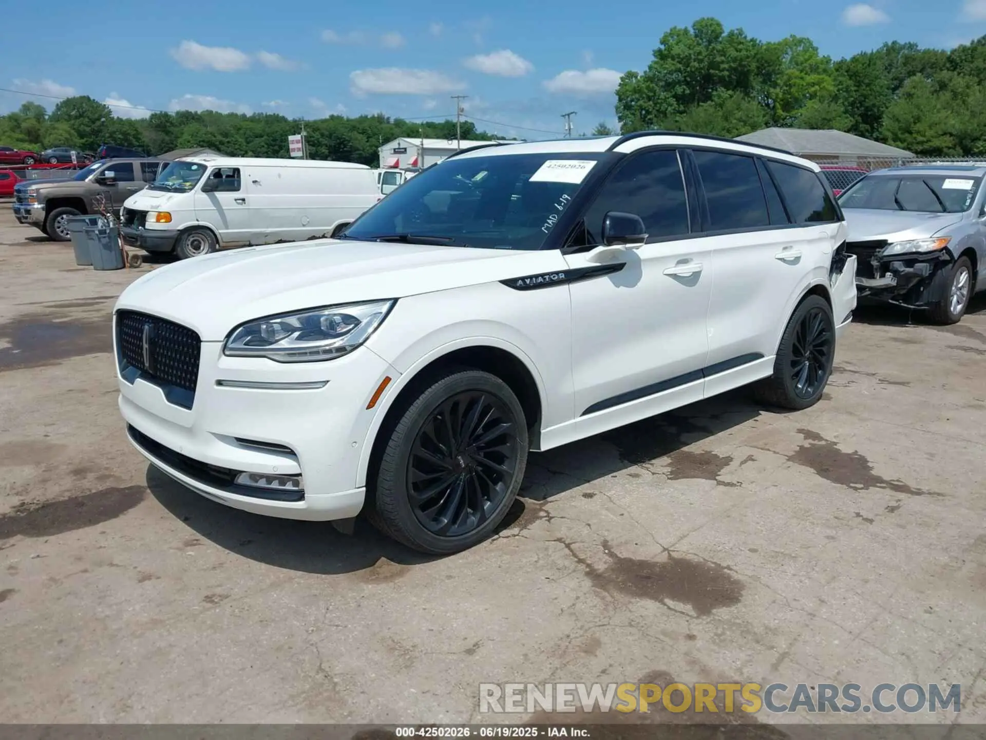 2 Photograph of a damaged car 5LM5J7XC3NGL13112 LINCOLN AVIATOR 2022