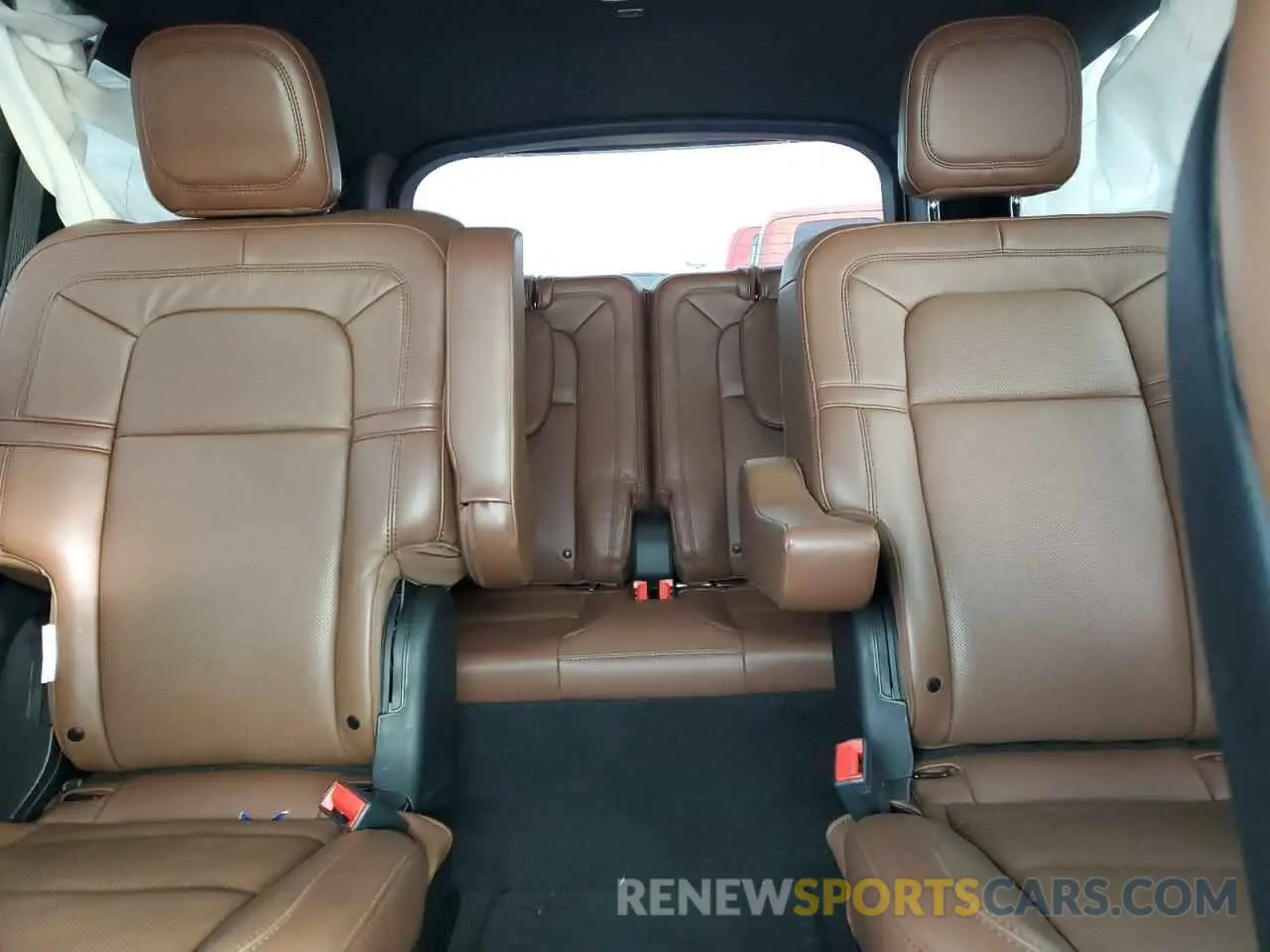 10 Photograph of a damaged car 5LM5J7XC4NGL02295 LINCOLN AVIATOR 2022