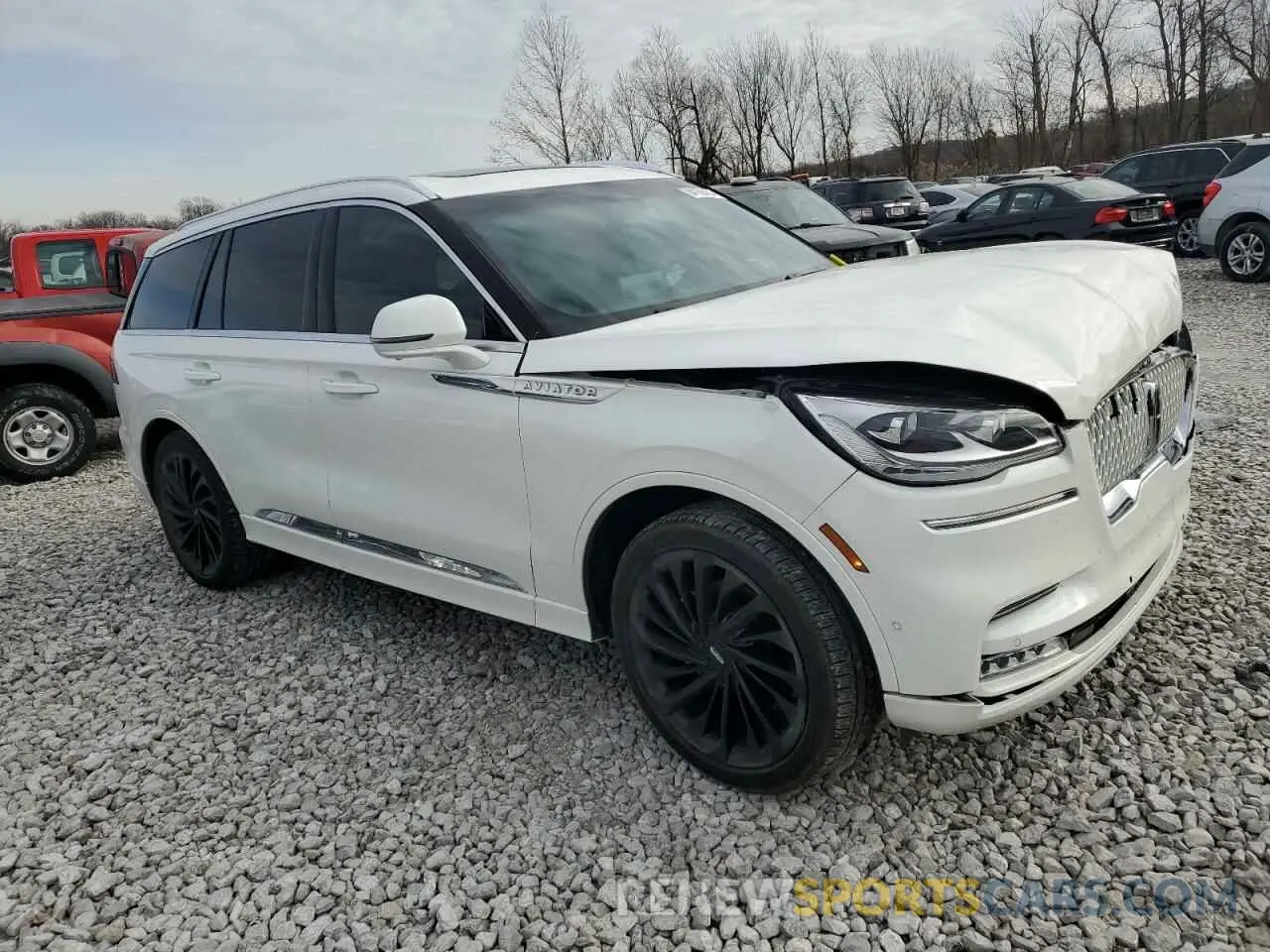 4 Photograph of a damaged car 5LM5J7XC4NGL02295 LINCOLN AVIATOR 2022