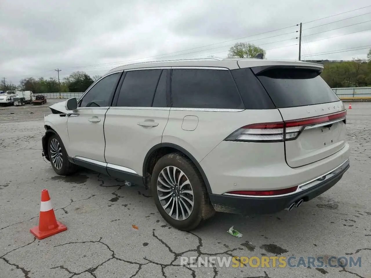 2 Photograph of a damaged car 5LM5J7XCXNGL02043 LINCOLN AVIATOR 2022