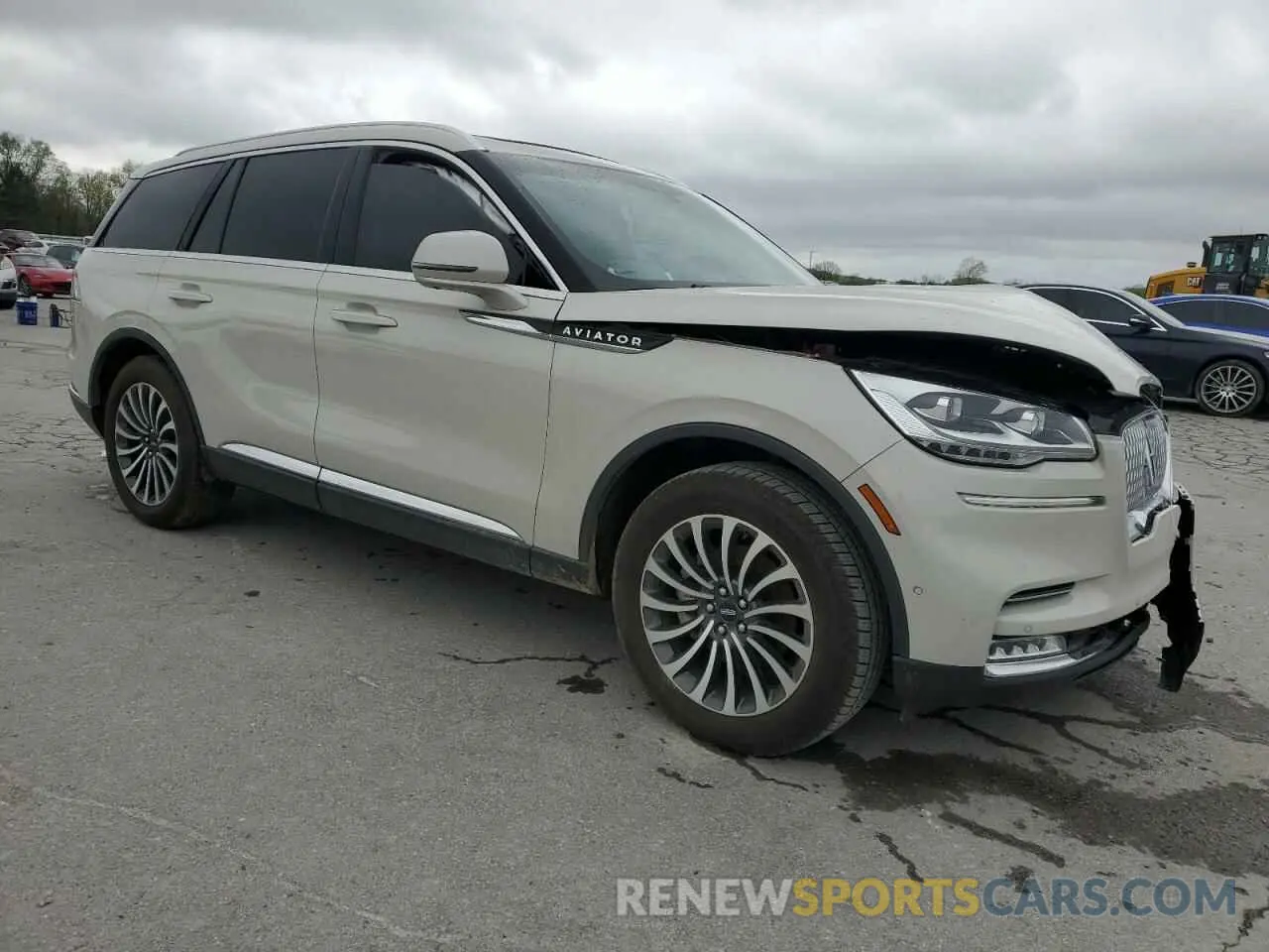 4 Photograph of a damaged car 5LM5J7XCXNGL02043 LINCOLN AVIATOR 2022