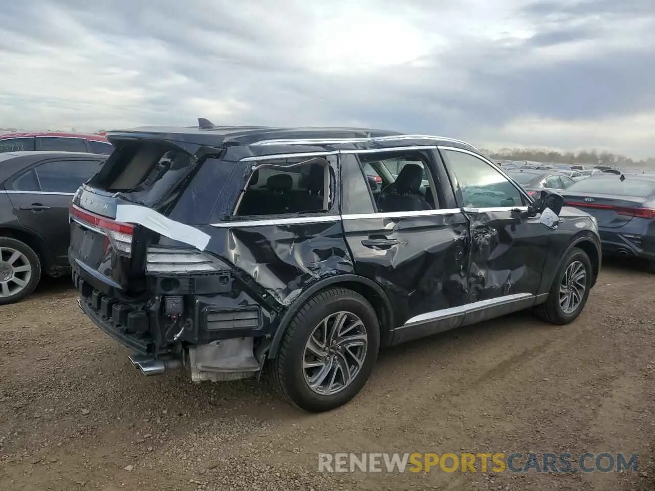3 Photograph of a damaged car 5LM5J0WC8PGL09486 LINCOLN AVIATOR 2023