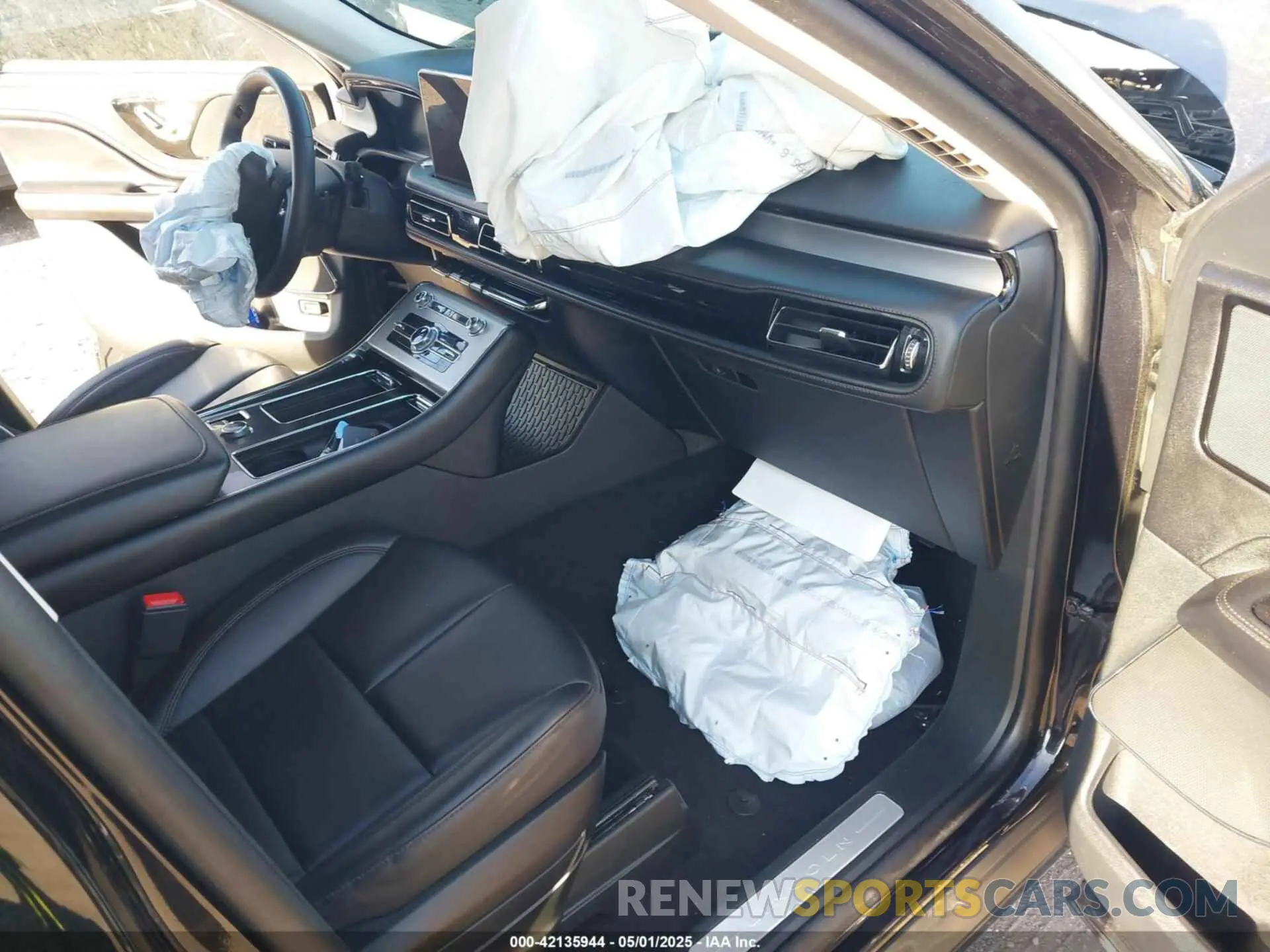 5 Photograph of a damaged car 5LM5J0XC2PGL21292 LINCOLN AVIATOR 2023