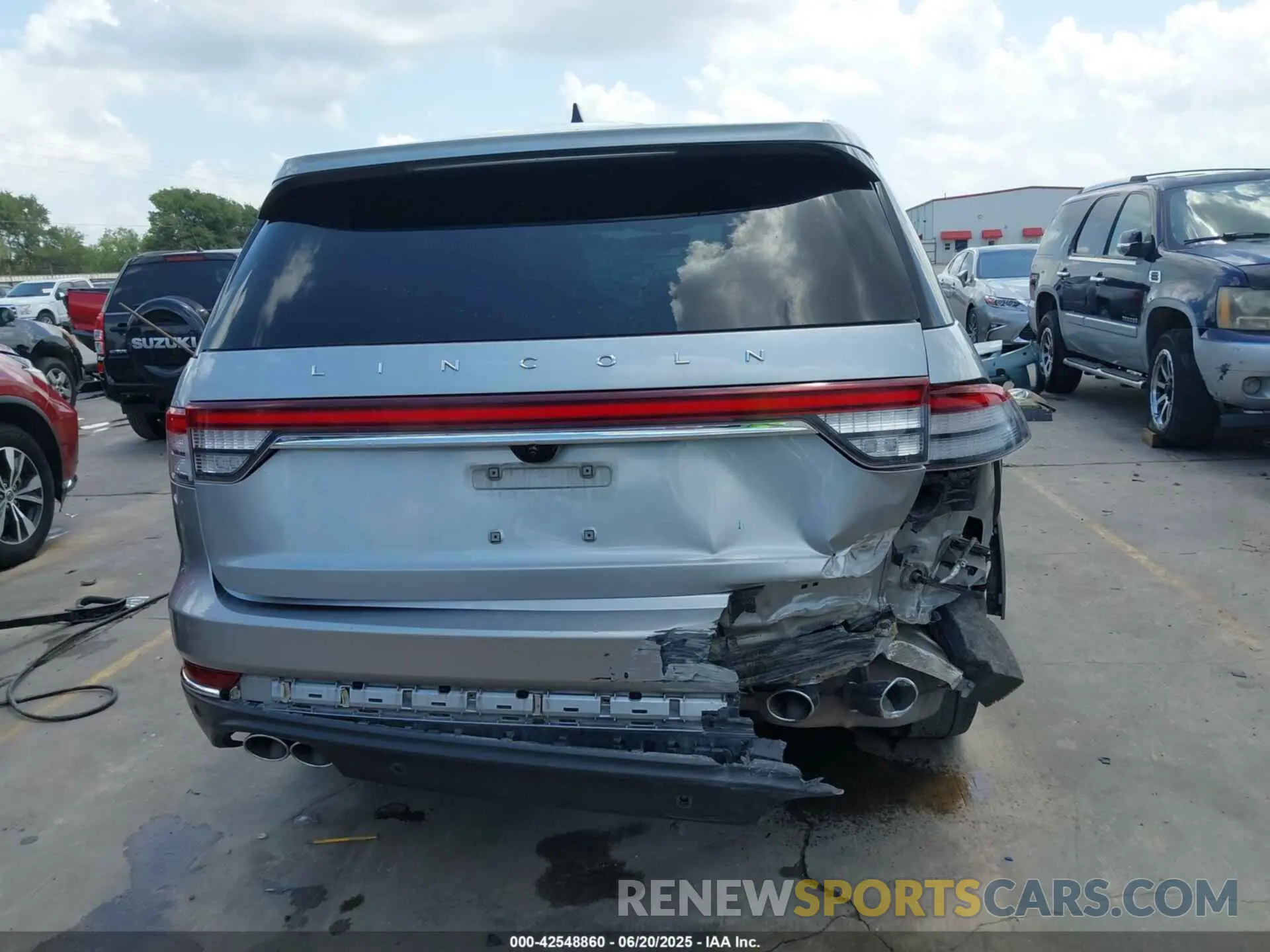 18 Photograph of a damaged car 5LM5J6WC6PGL22949 LINCOLN AVIATOR 2023