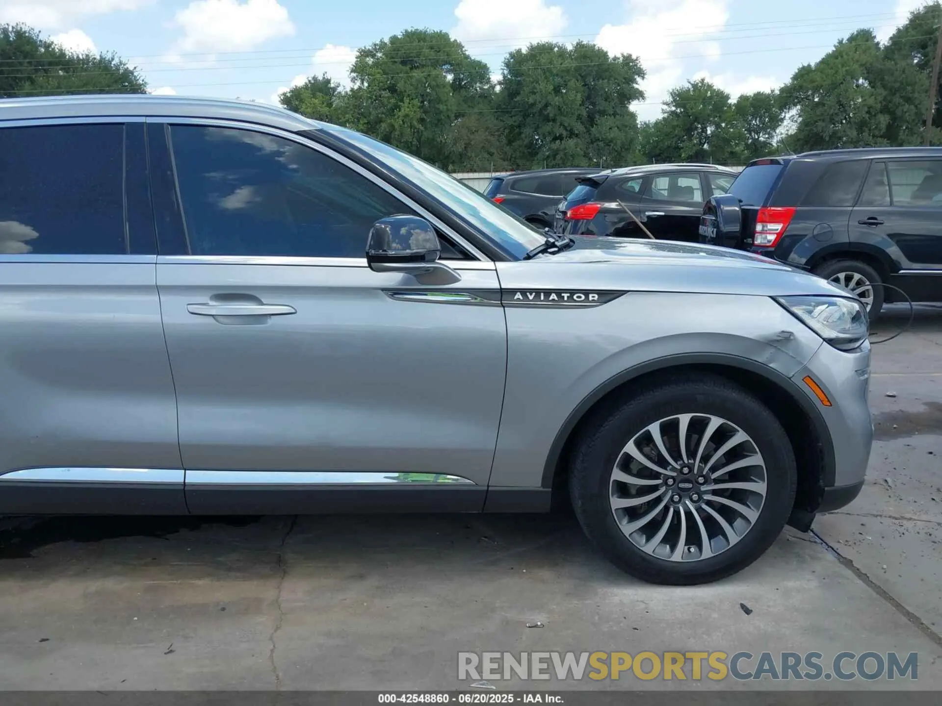 20 Photograph of a damaged car 5LM5J6WC6PGL22949 LINCOLN AVIATOR 2023