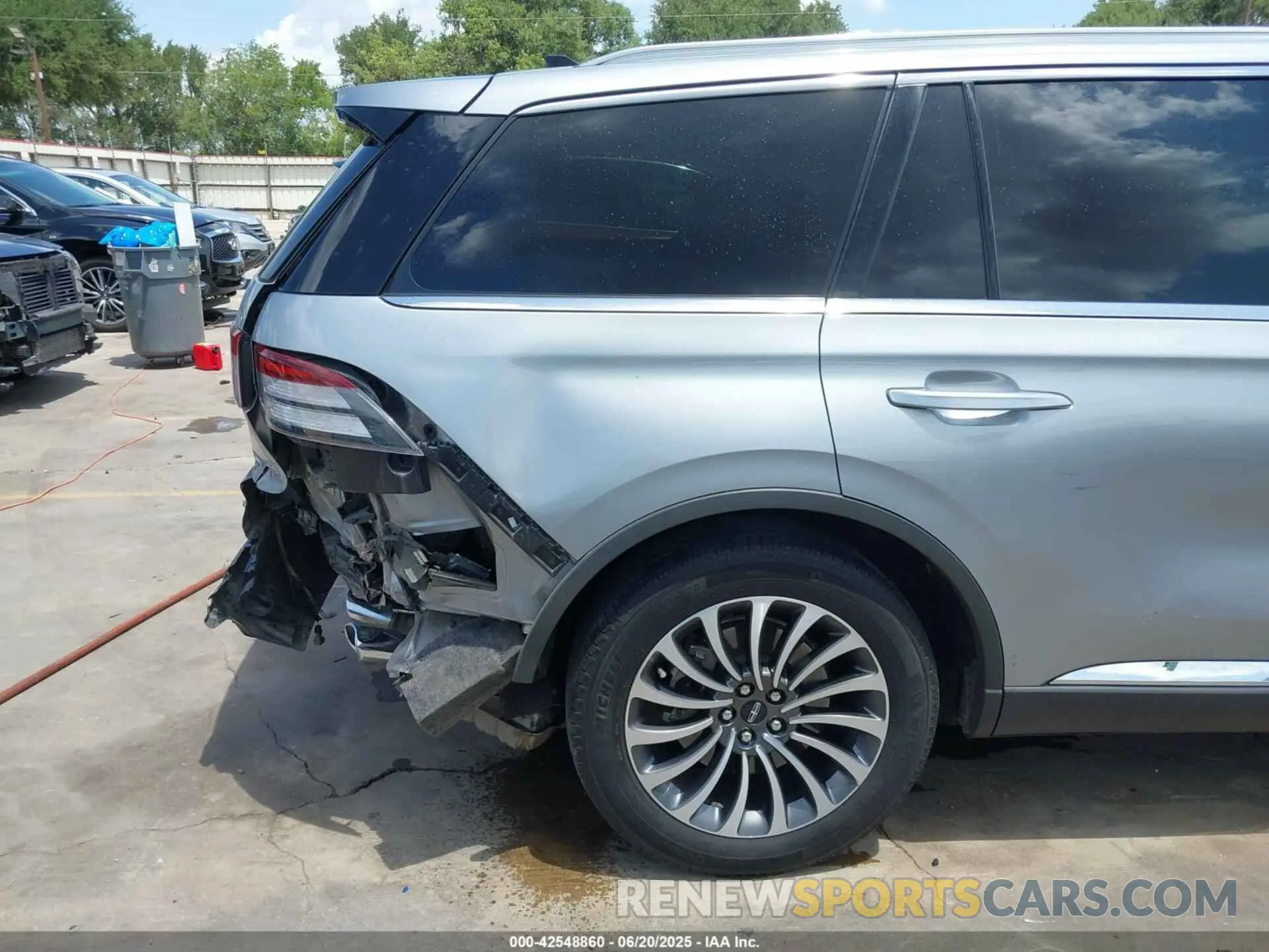 6 Photograph of a damaged car 5LM5J6WC6PGL22949 LINCOLN AVIATOR 2023