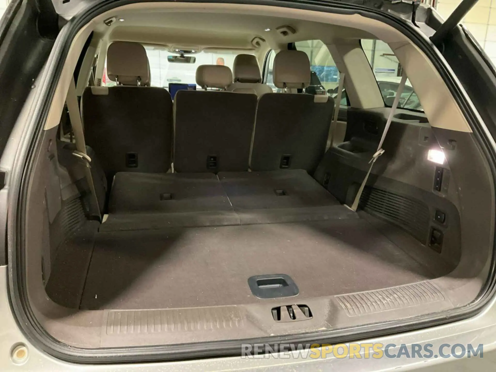 26 Photograph of a damaged car 5LM5J6WC8PGL16165 LINCOLN AVIATOR 2023