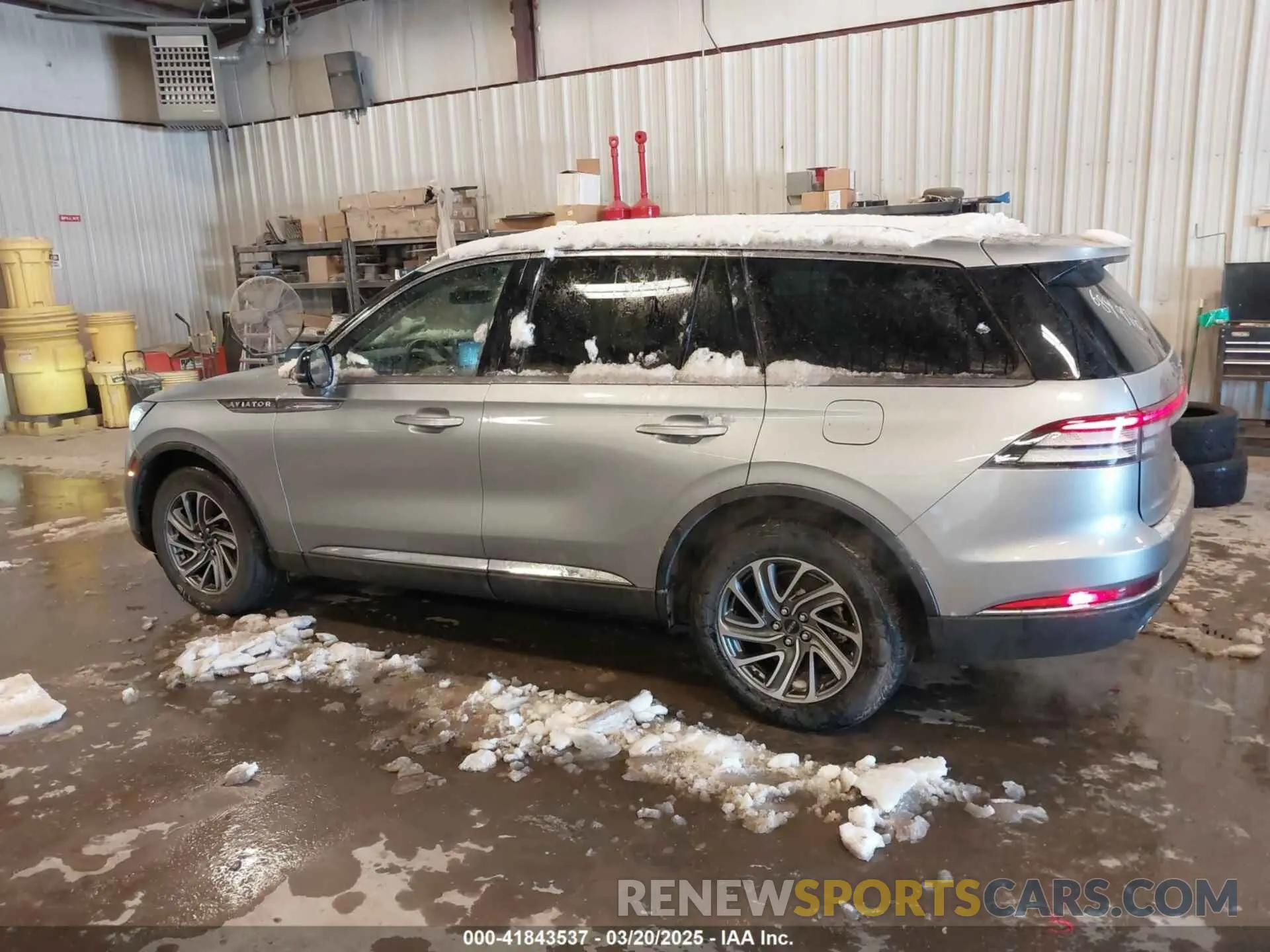 15 Photograph of a damaged car 5LM5J6XC2PGL18606 LINCOLN AVIATOR 2023
