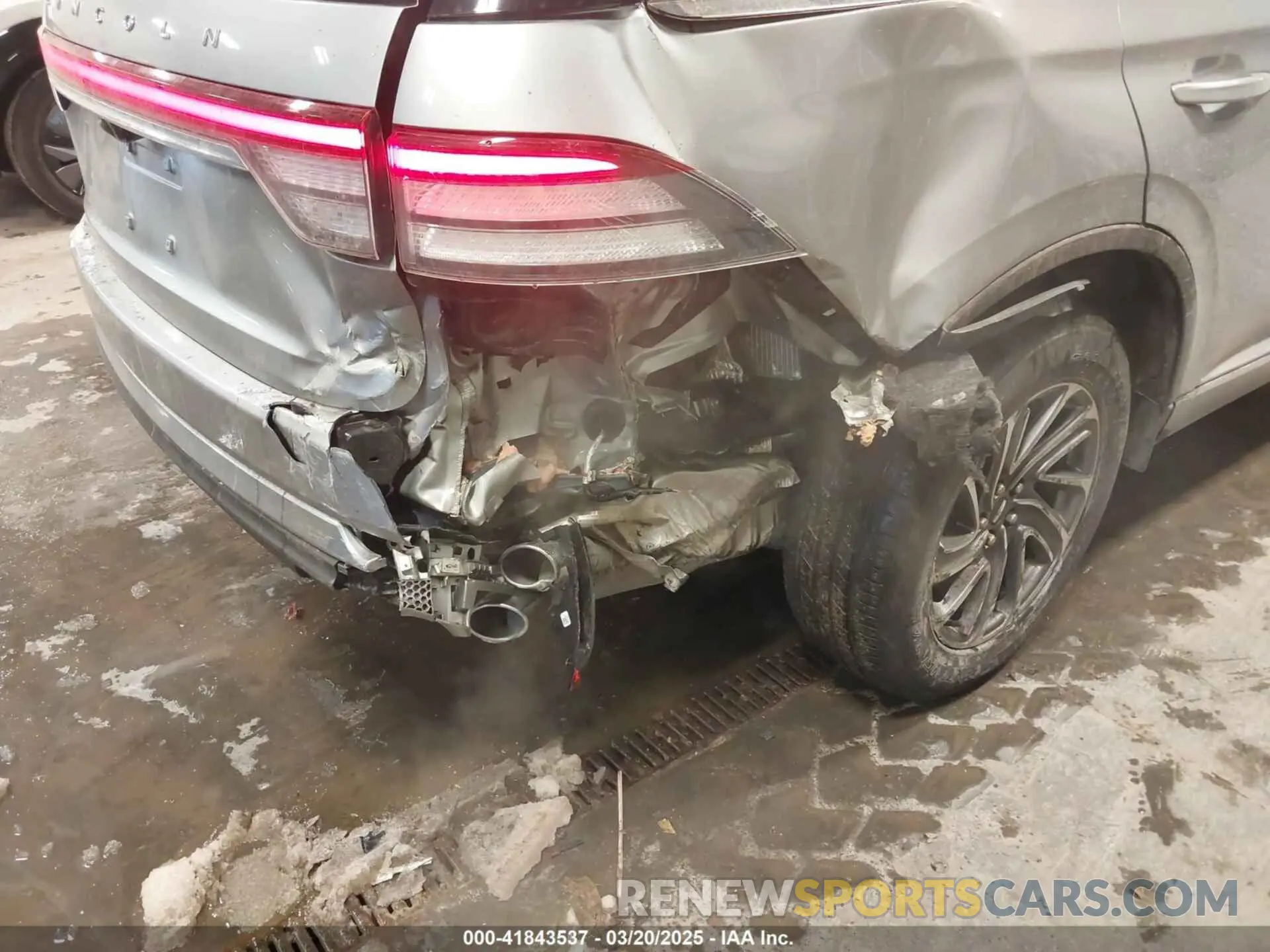 6 Photograph of a damaged car 5LM5J6XC2PGL18606 LINCOLN AVIATOR 2023