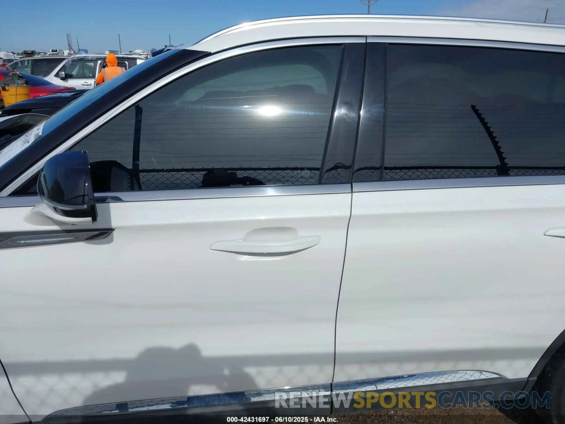 14 Photograph of a damaged car 5LM5J7WC1PGL06759 LINCOLN AVIATOR 2023