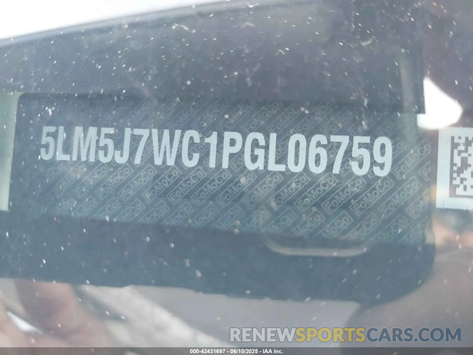 9 Photograph of a damaged car 5LM5J7WC1PGL06759 LINCOLN AVIATOR 2023
