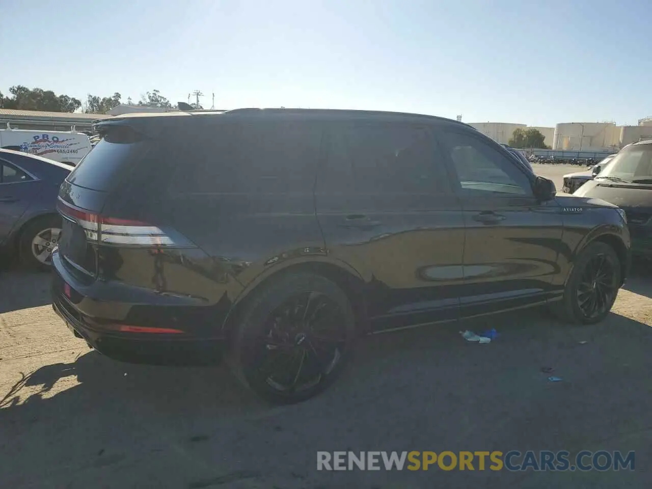 3 Photograph of a damaged car 5LM5J7WC1PGL14599 LINCOLN AVIATOR 2023