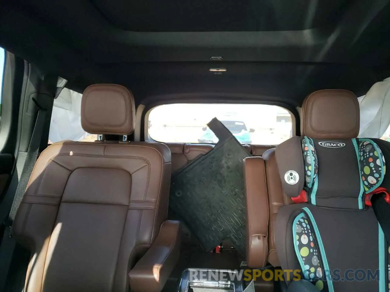 10 Photograph of a damaged car 5LM5J7WC7PGL10427 LINCOLN AVIATOR 2023
