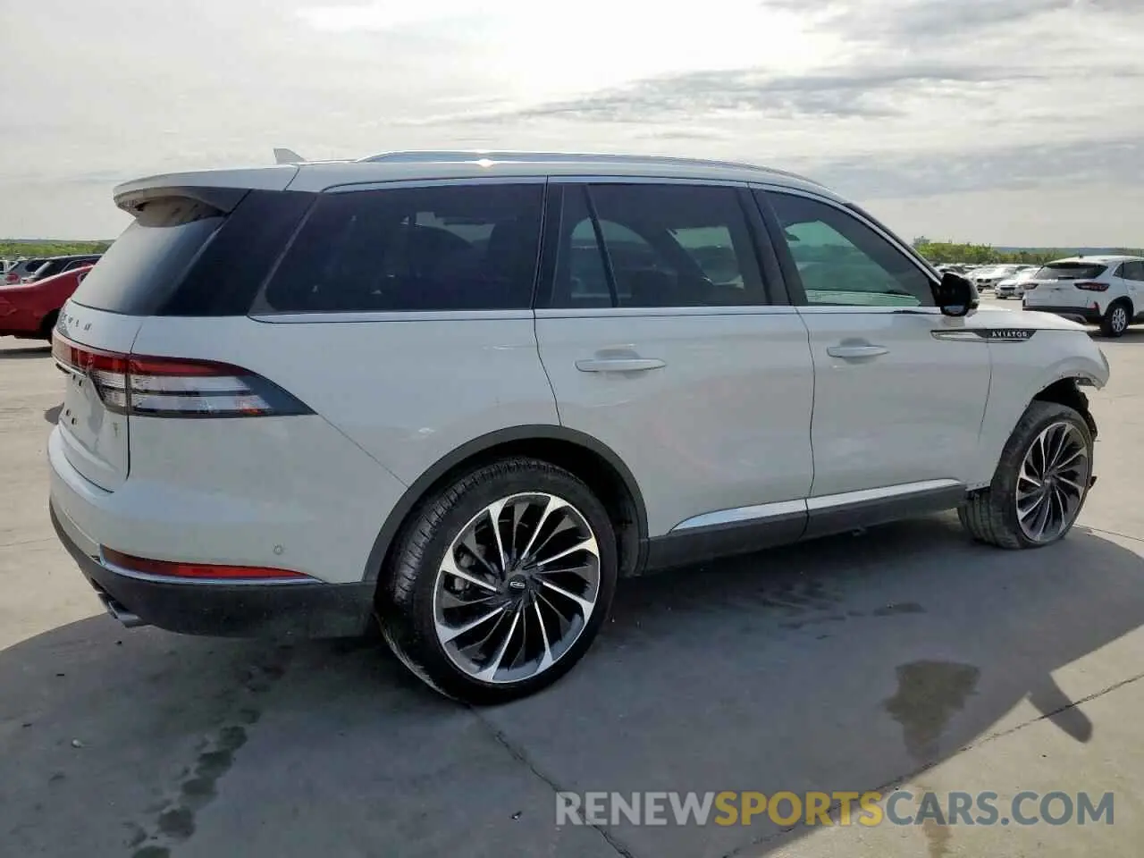 3 Photograph of a damaged car 5LM5J7XC3PGL09368 LINCOLN AVIATOR 2023