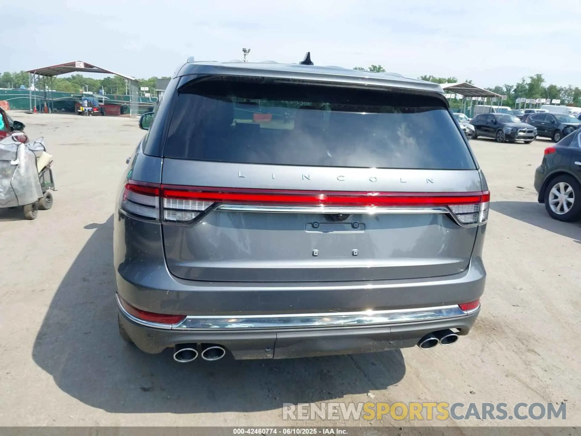 17 Photograph of a damaged car 5LM5J7XC3PGL29507 LINCOLN AVIATOR 2023