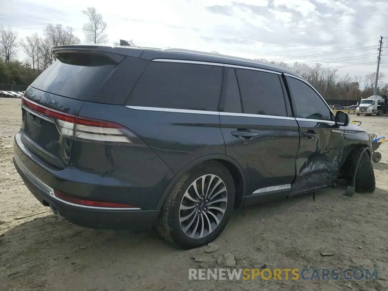 3 Photograph of a damaged car 5LM5J7XC5PGL08335 LINCOLN AVIATOR 2023