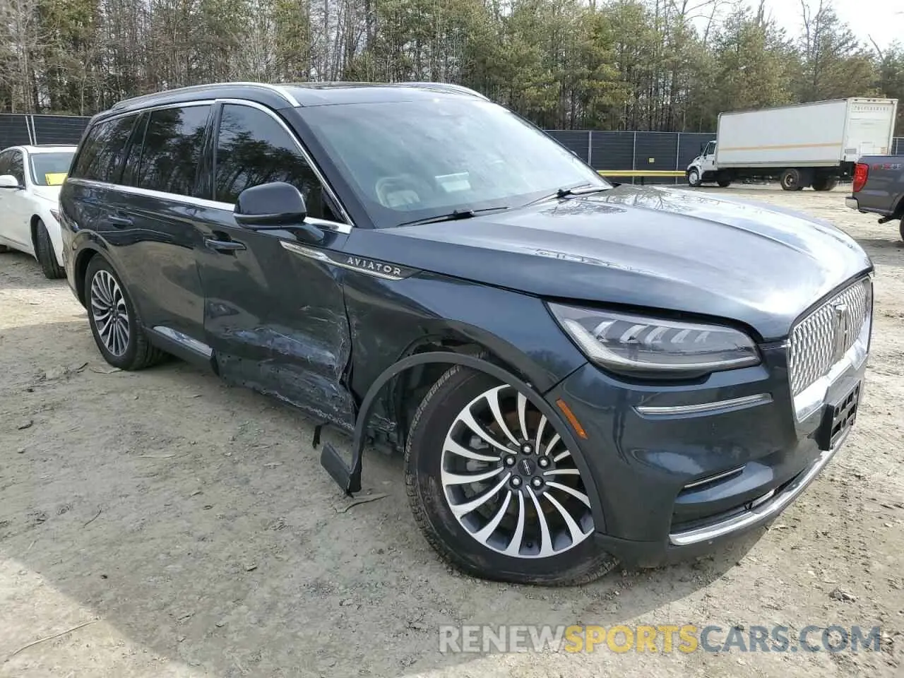 4 Photograph of a damaged car 5LM5J7XC5PGL08335 LINCOLN AVIATOR 2023