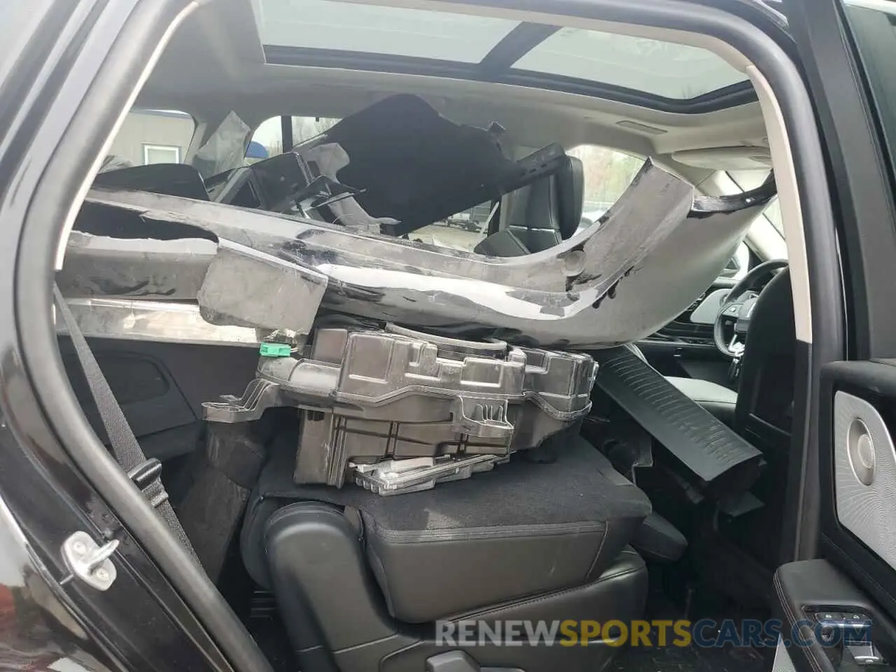 11 Photograph of a damaged car 5LM5J7XC9PGL28572 LINCOLN AVIATOR 2023