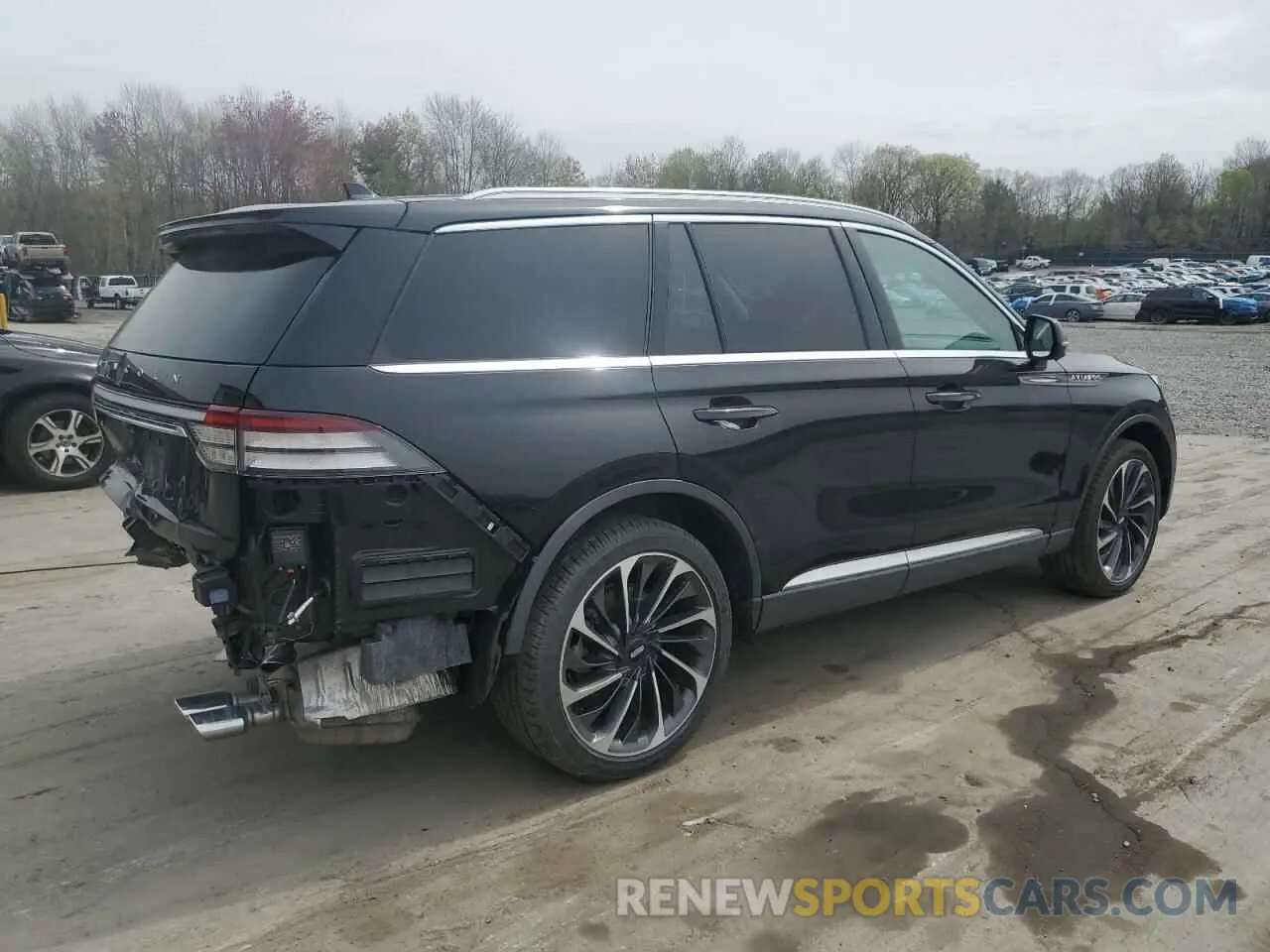 3 Photograph of a damaged car 5LM5J7XC9PGL28572 LINCOLN AVIATOR 2023