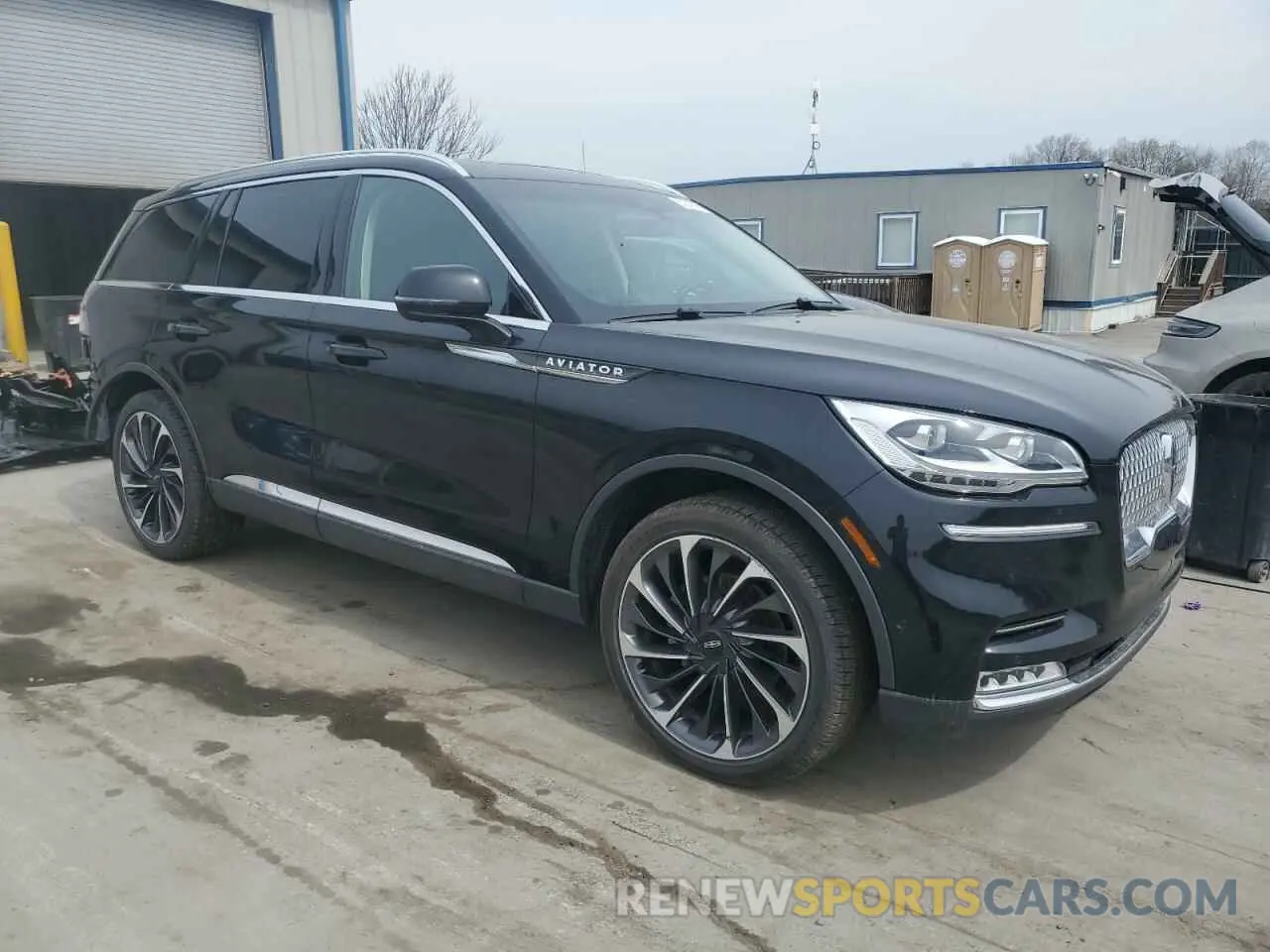4 Photograph of a damaged car 5LM5J7XC9PGL28572 LINCOLN AVIATOR 2023
