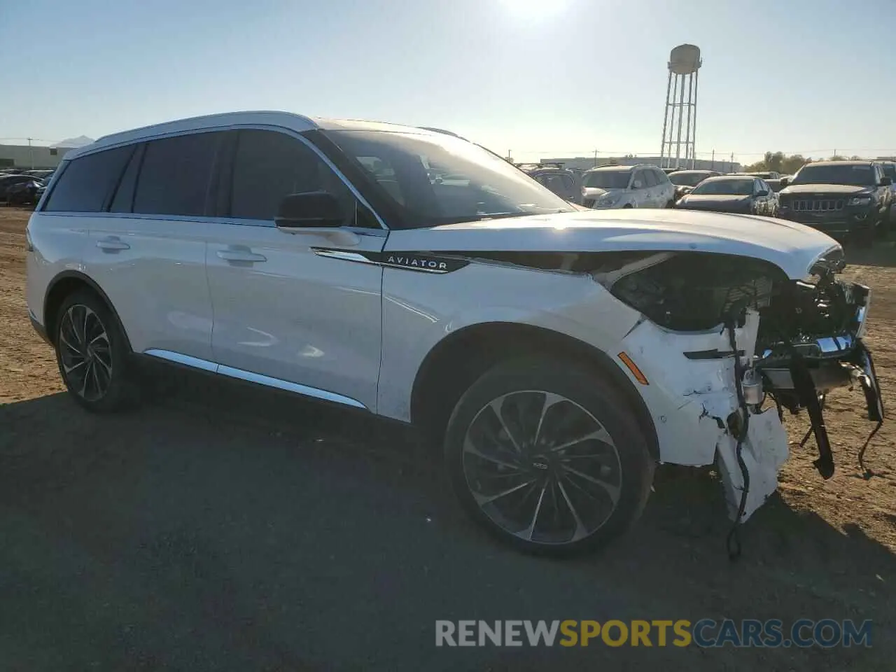 4 Photograph of a damaged car 5LM5J7XCXPGL29049 LINCOLN AVIATOR 2023