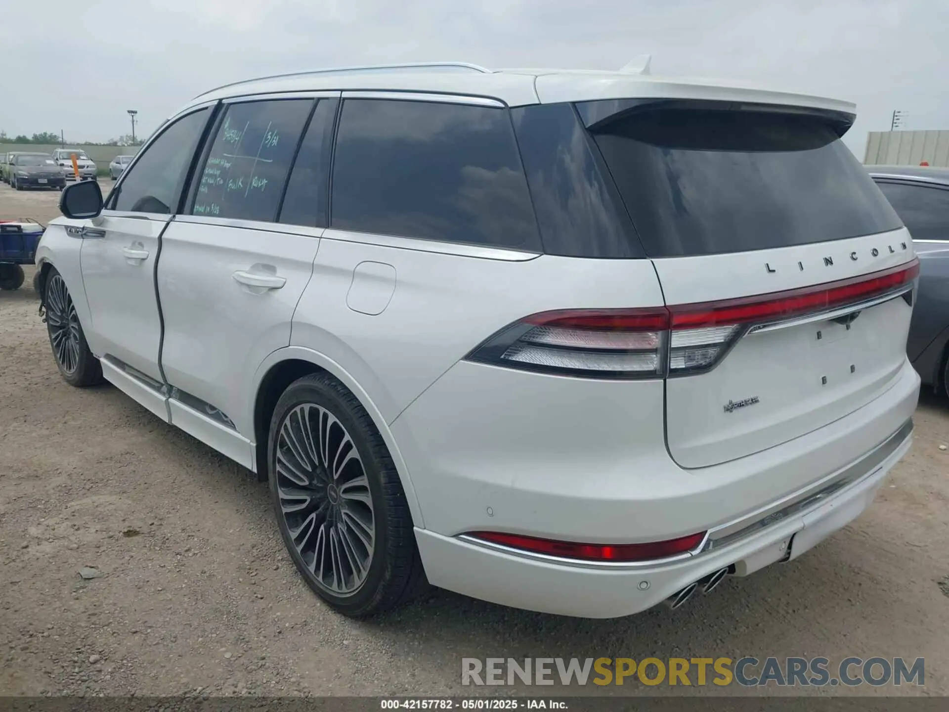 3 Photograph of a damaged car 5LM5J9XC6PGL07660 LINCOLN AVIATOR 2023