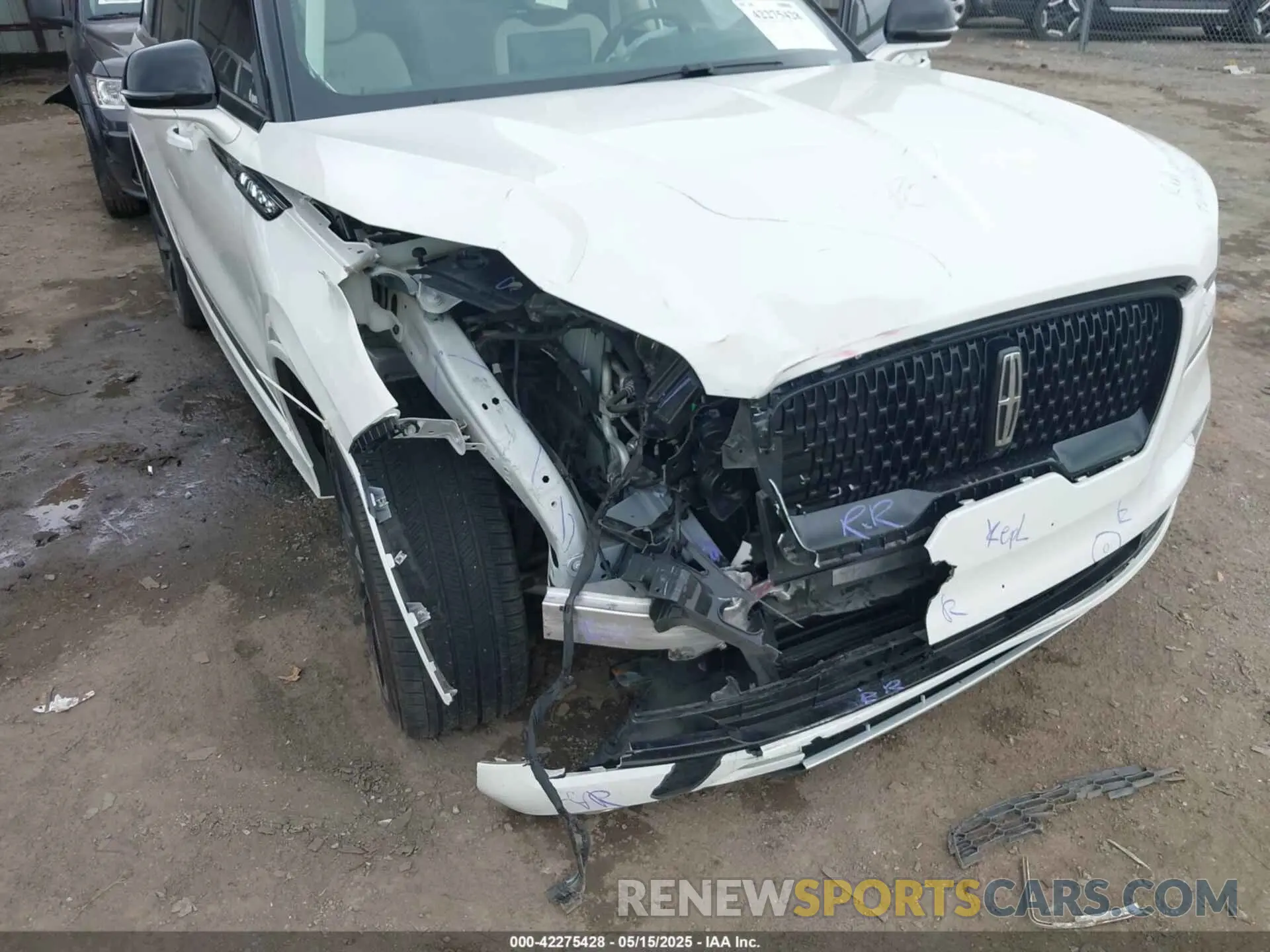 19 Photograph of a damaged car 5LM5J9XC9PGL16949 LINCOLN AVIATOR 2023