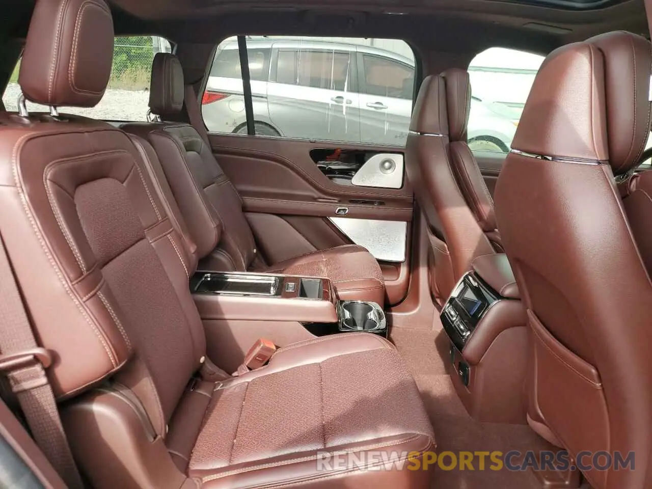11 Photograph of a damaged car 5LM5J9XCXPGL14949 LINCOLN AVIATOR 2023